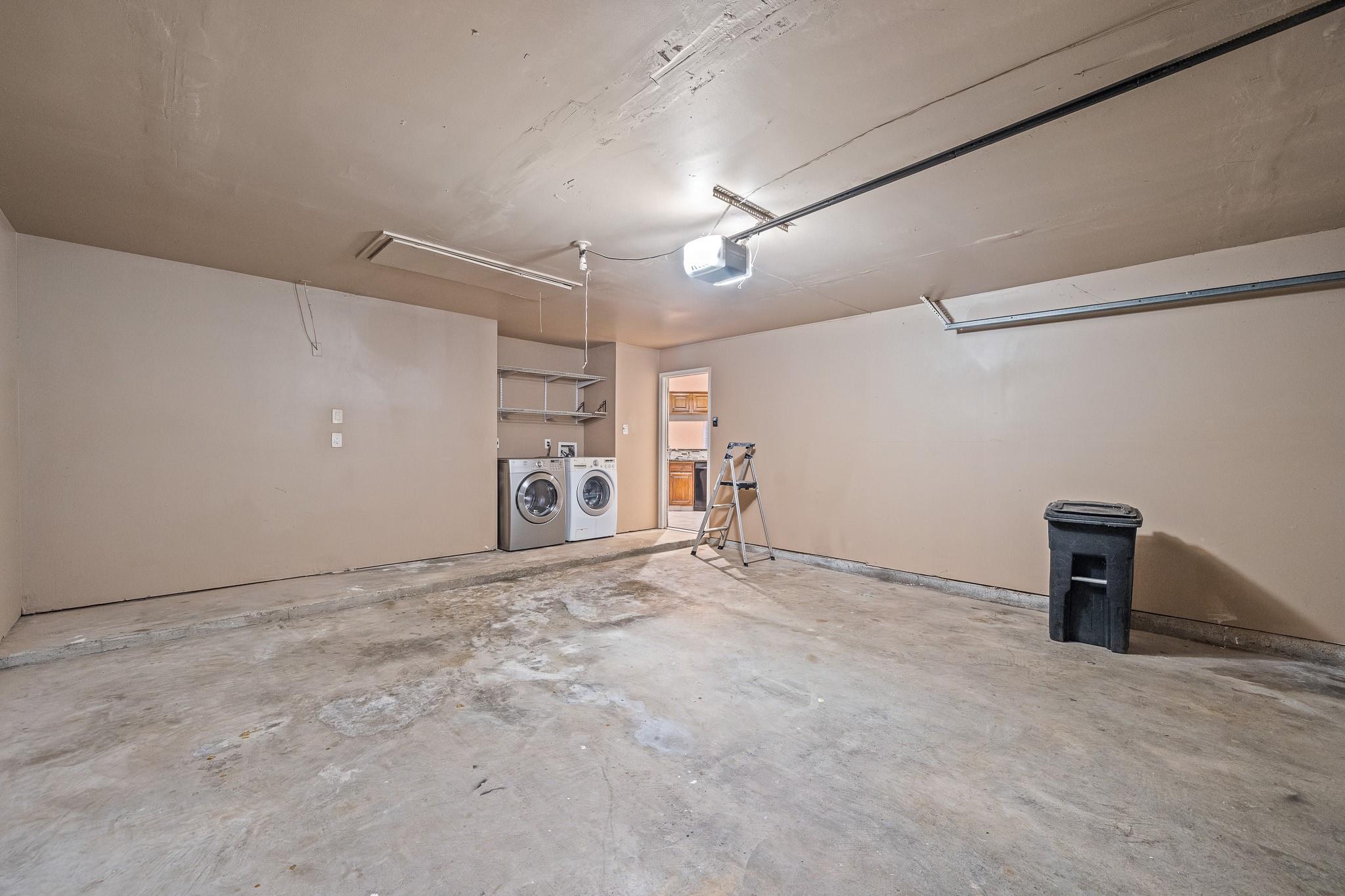 18123 Lake Bend Drive Property Photo 23