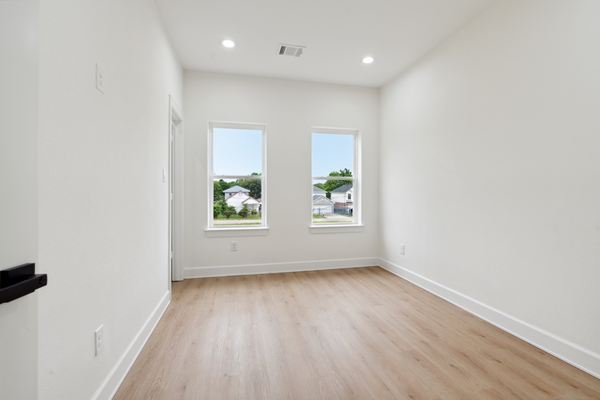 6408 Foster Street Property Photo 21