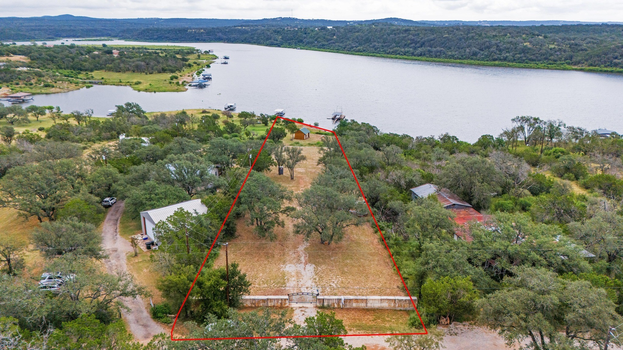 303 Lake View Drive Property Photo 3