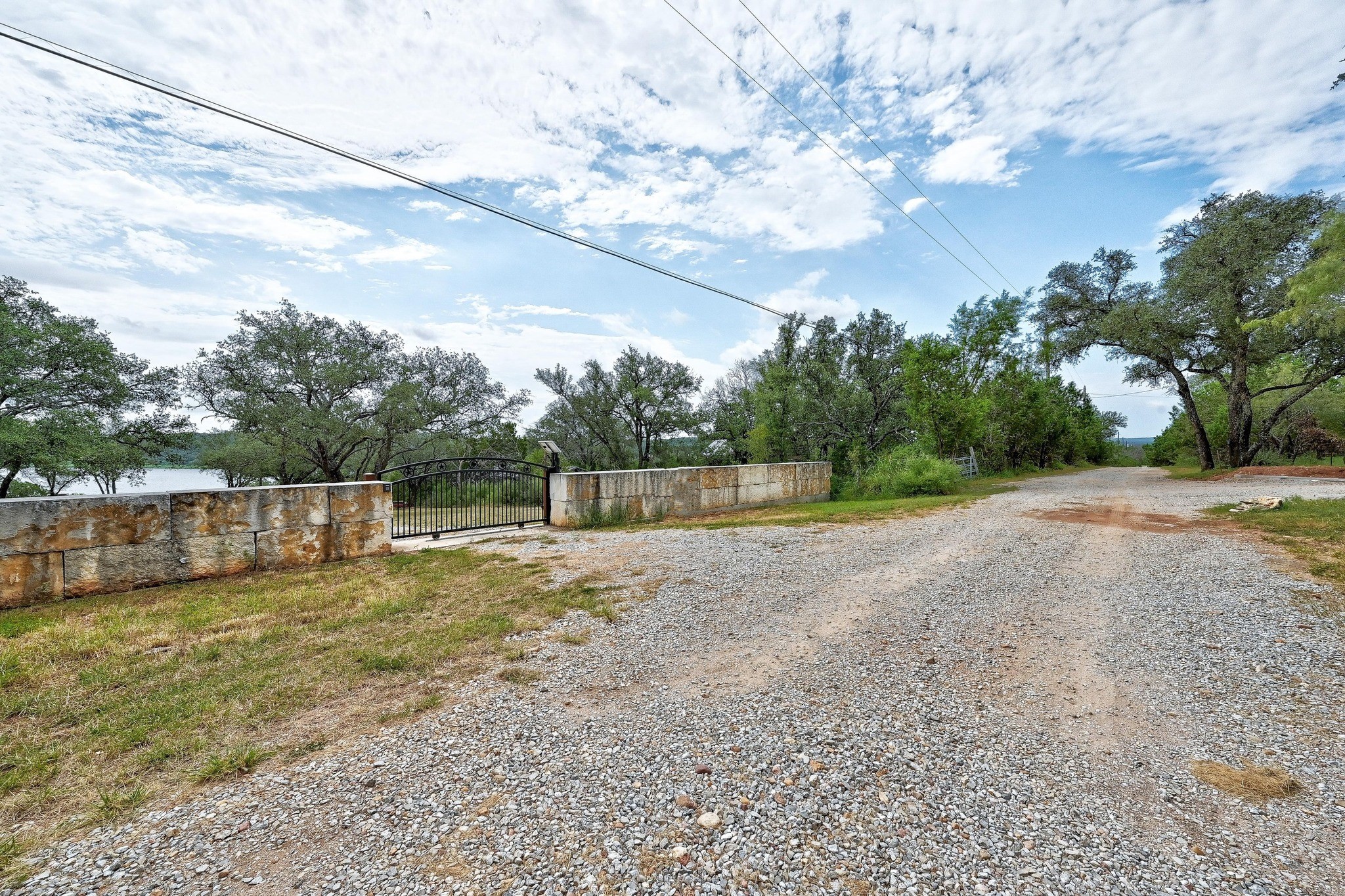 303 Lake View Drive Property Photo 7