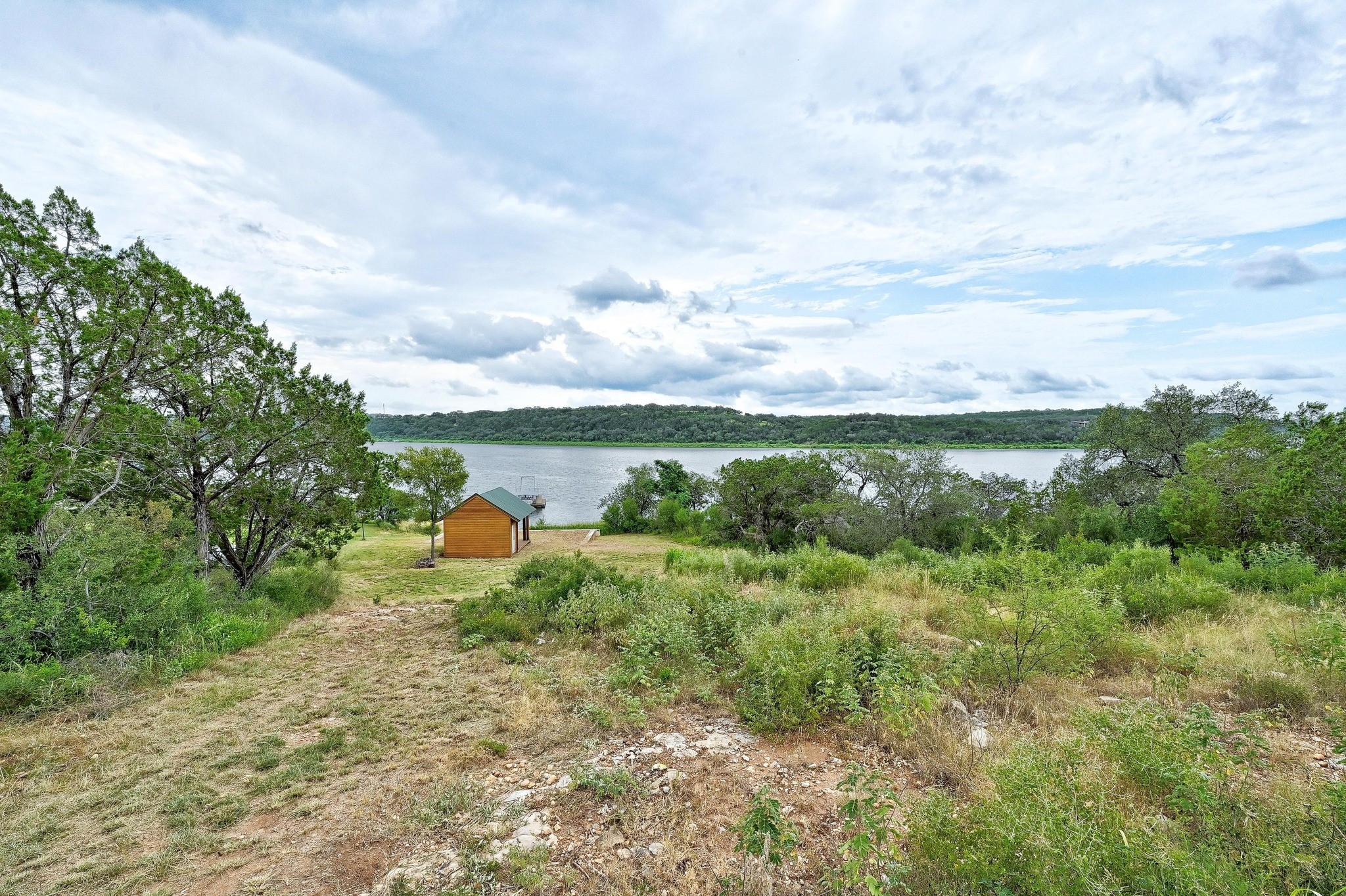 303 Lake View Drive Property Photo 10