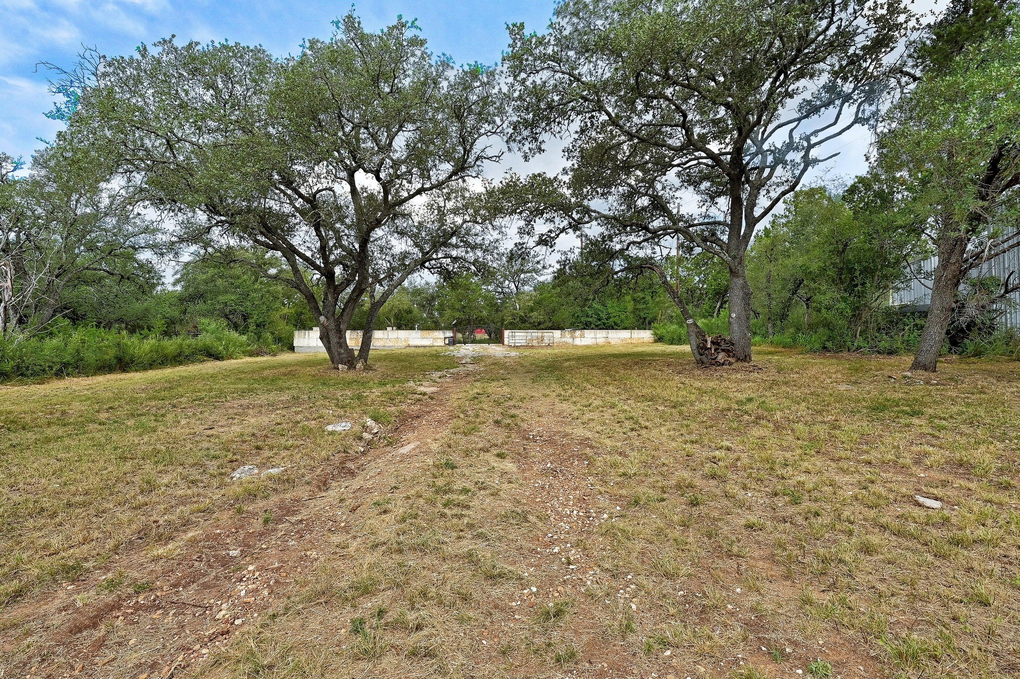 303 Lake View Drive Property Photo 11