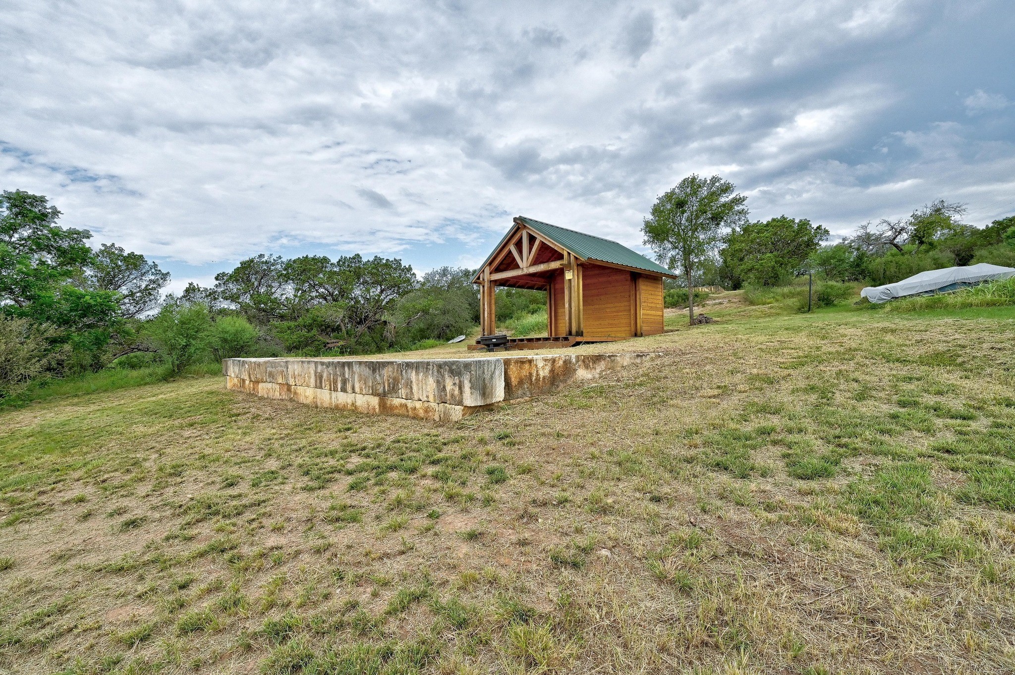 303 Lake View Drive Property Photo 12