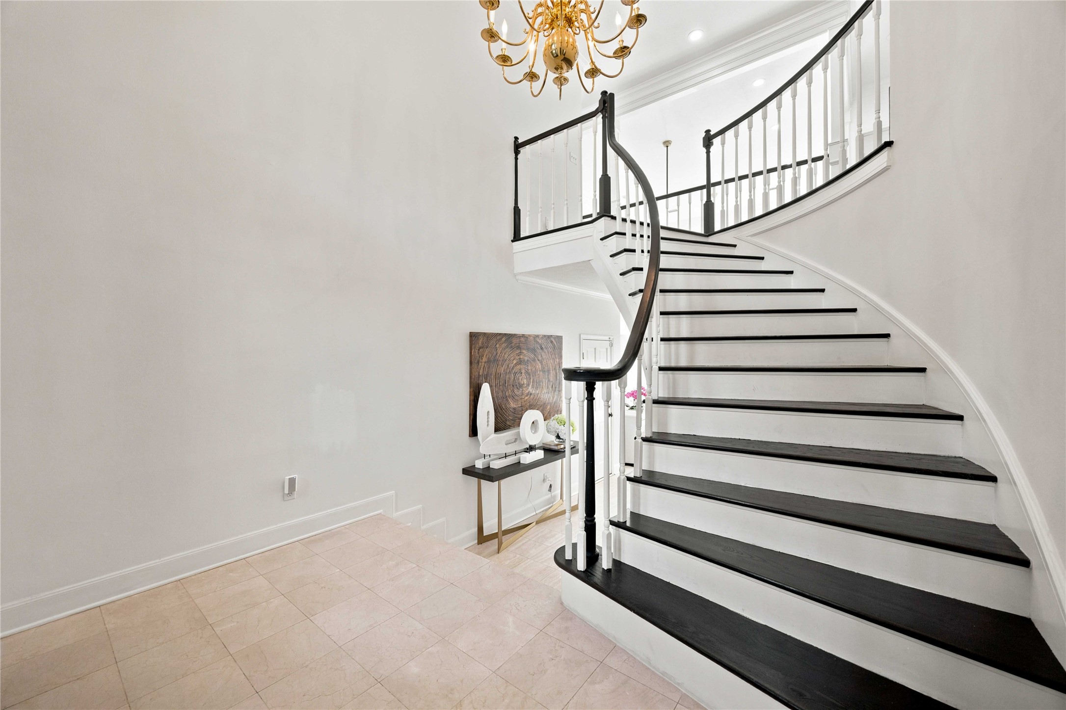2718 Bermuda Dunes Drive Property Photo 7