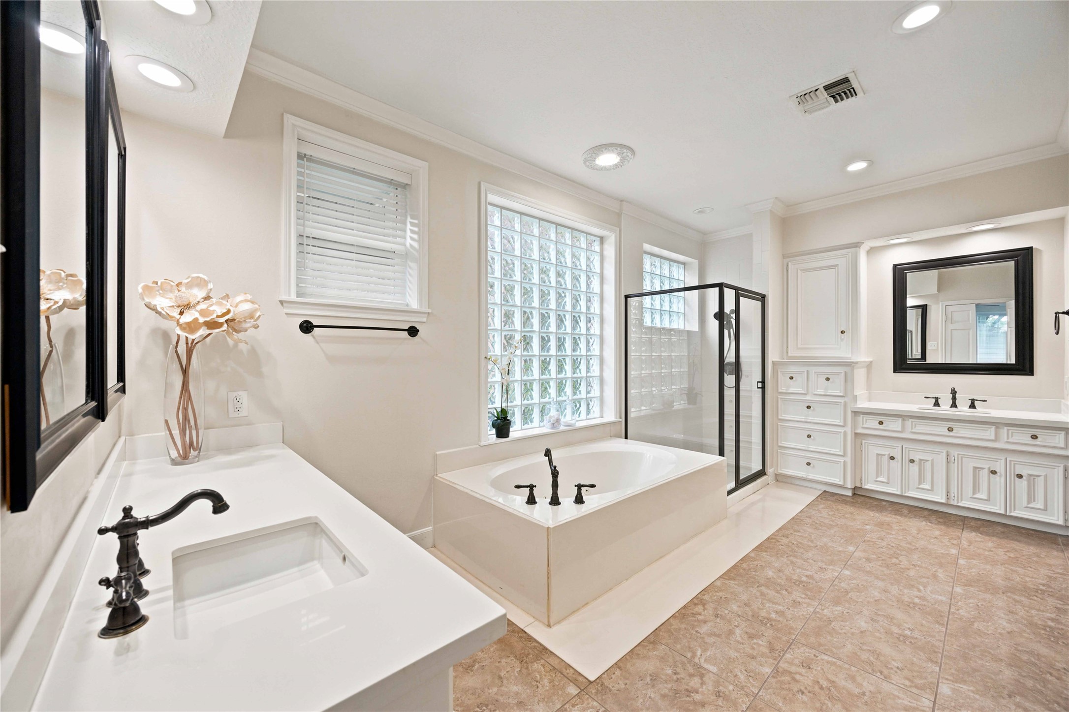 2718 Bermuda Dunes Drive Property Photo 24