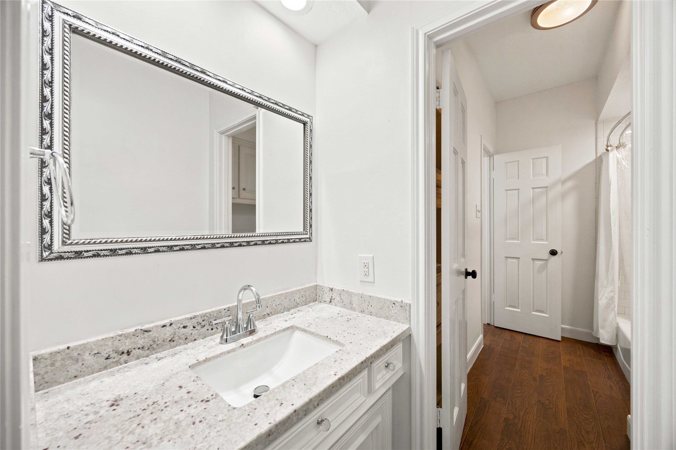 2718 Bermuda Dunes Drive Property Photo 36