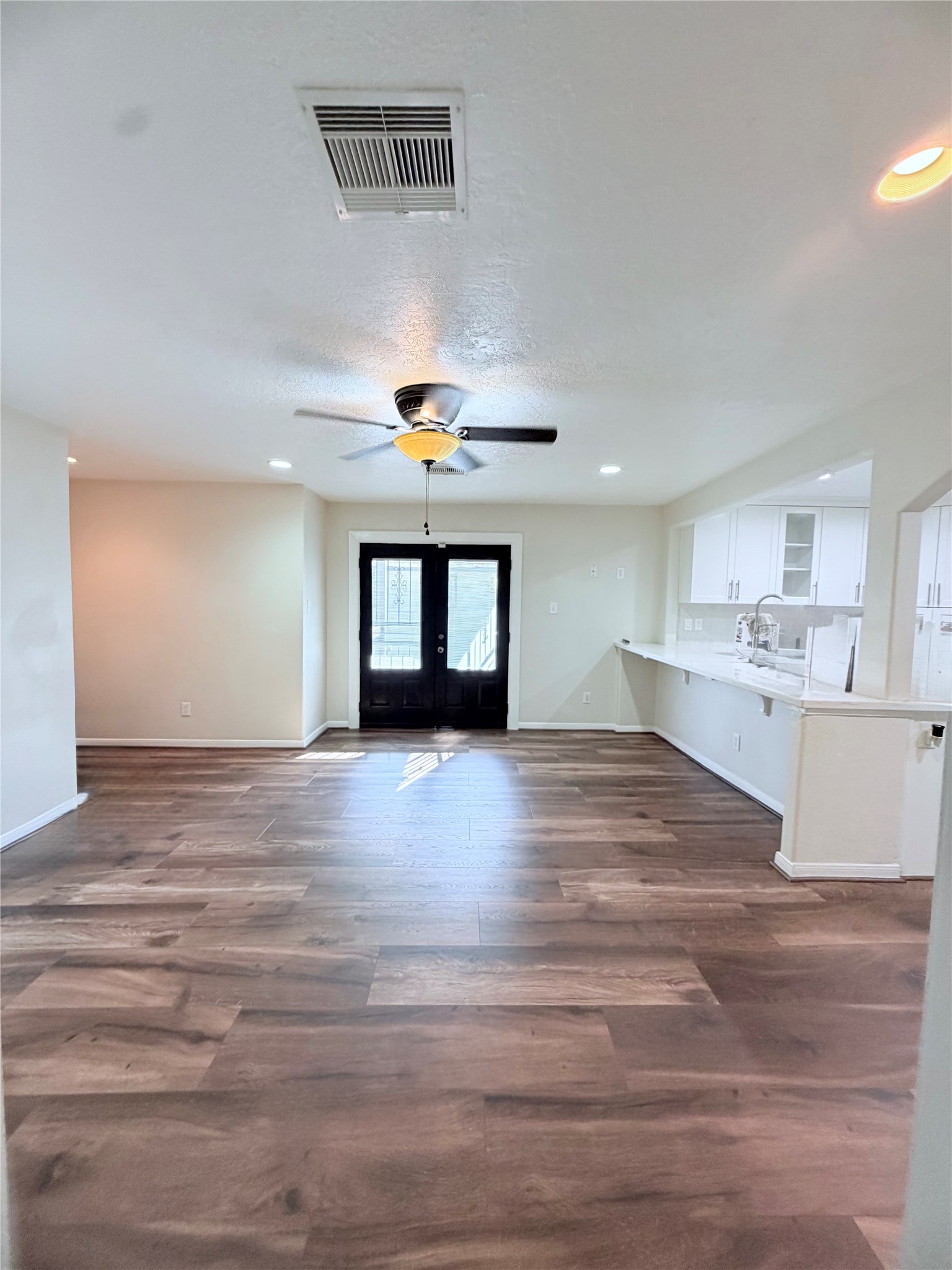 10345 Muscatine Street Property Photo 4