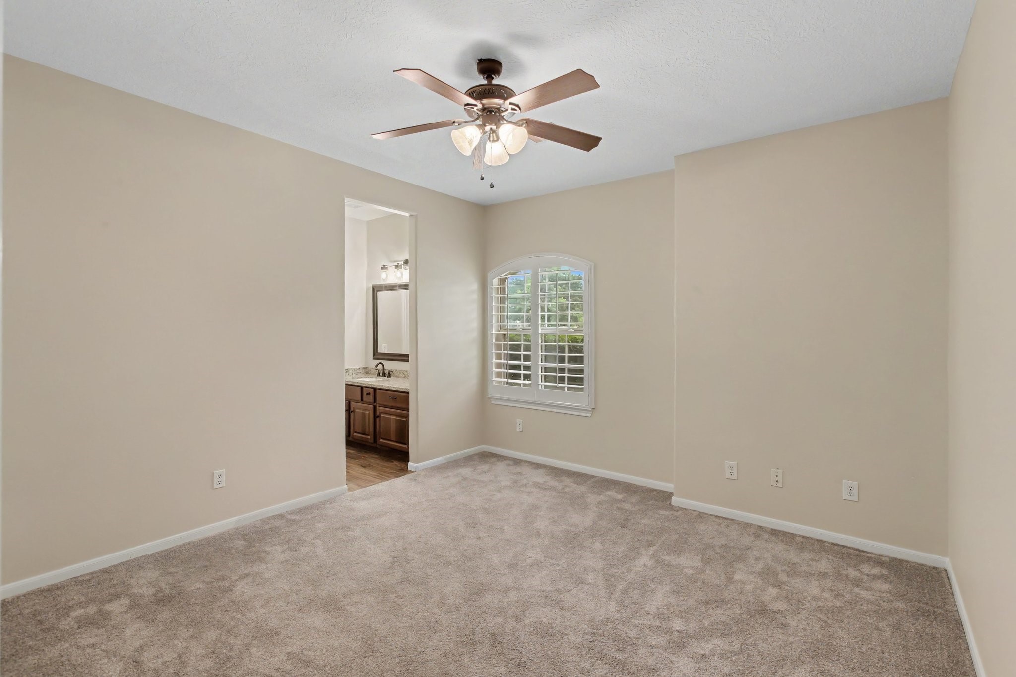 52 La Jolla Circle Property Photo 13