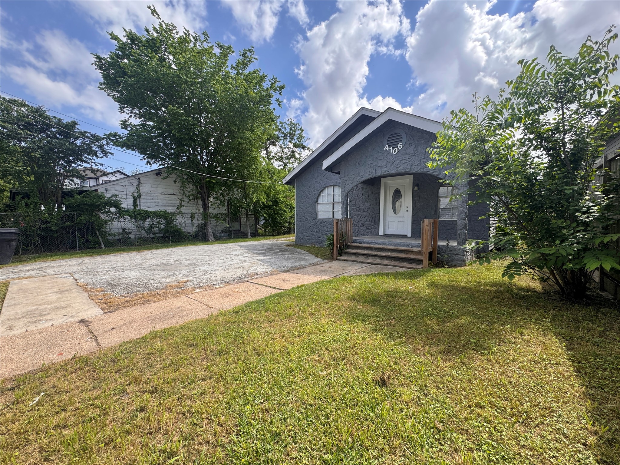 4106 Robertson Street Property Photo 3