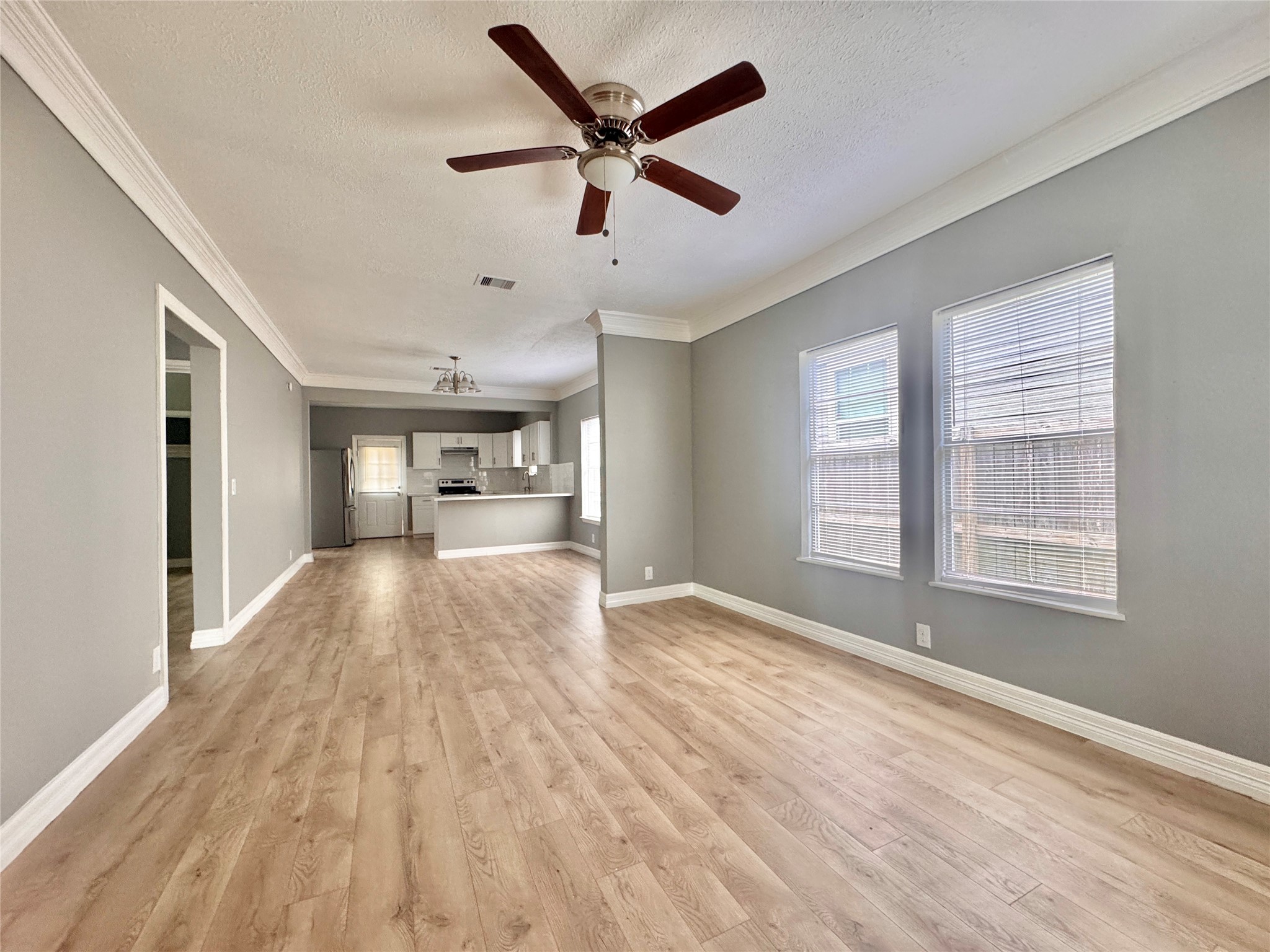 4106 Robertson Street Property Photo 4