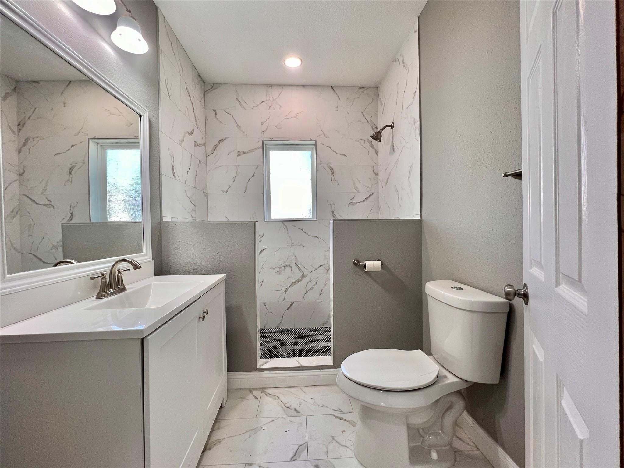 4106 Robertson Street Property Photo 9