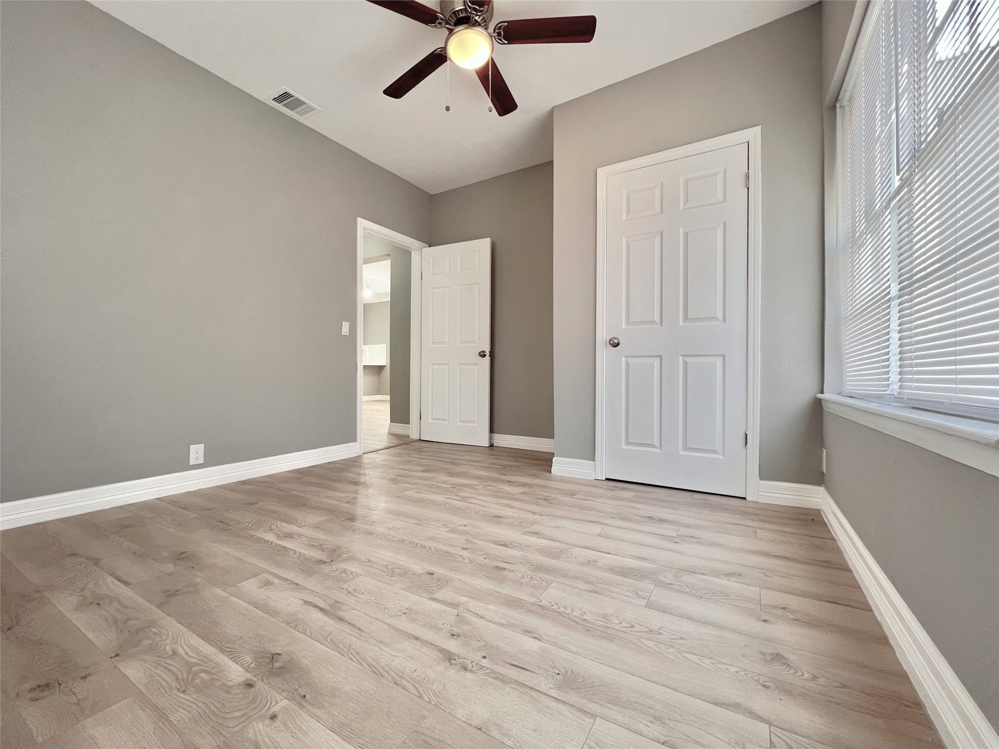 4106 Robertson Street Property Photo 11