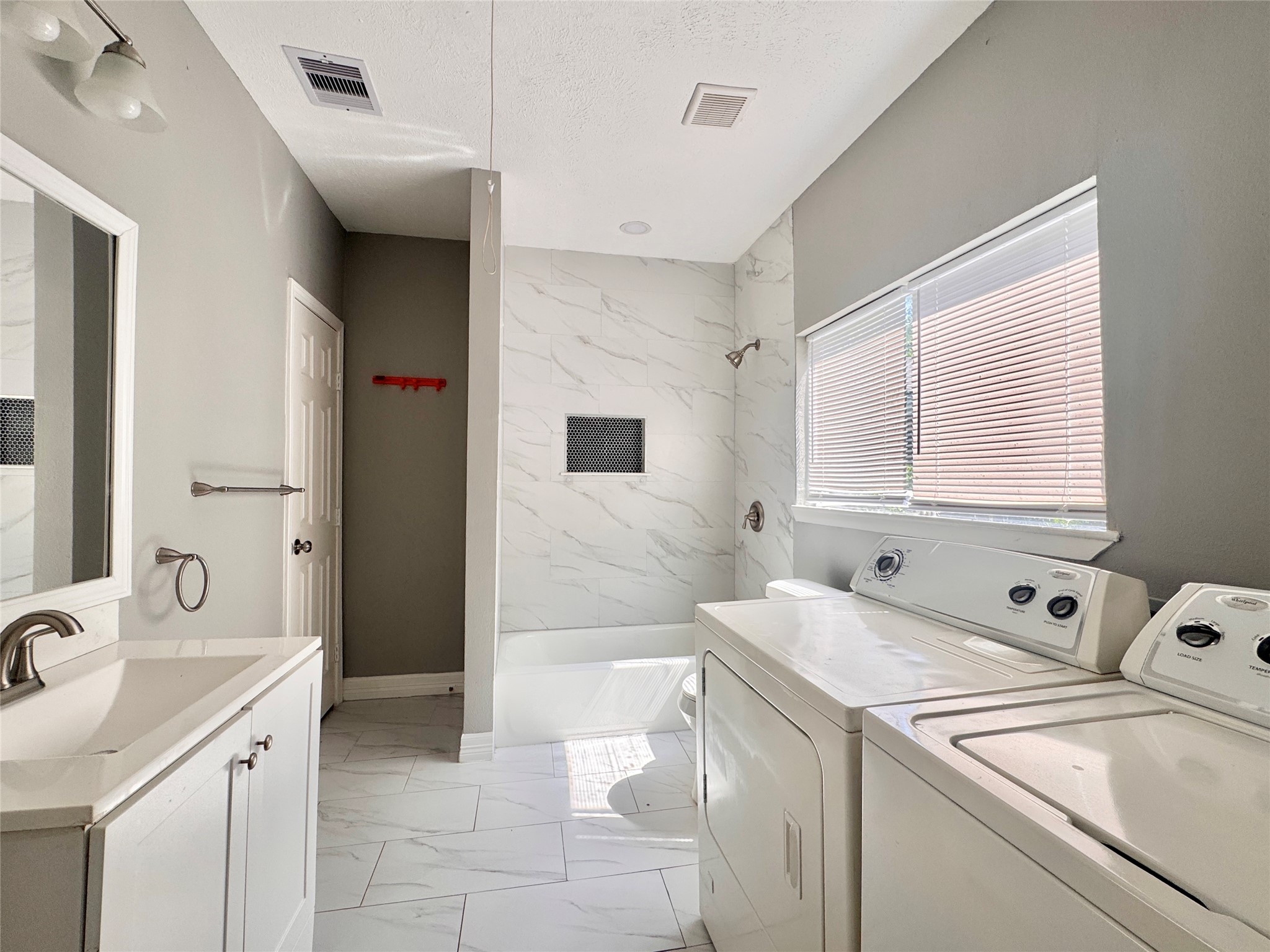 4106 Robertson Street Property Photo 12