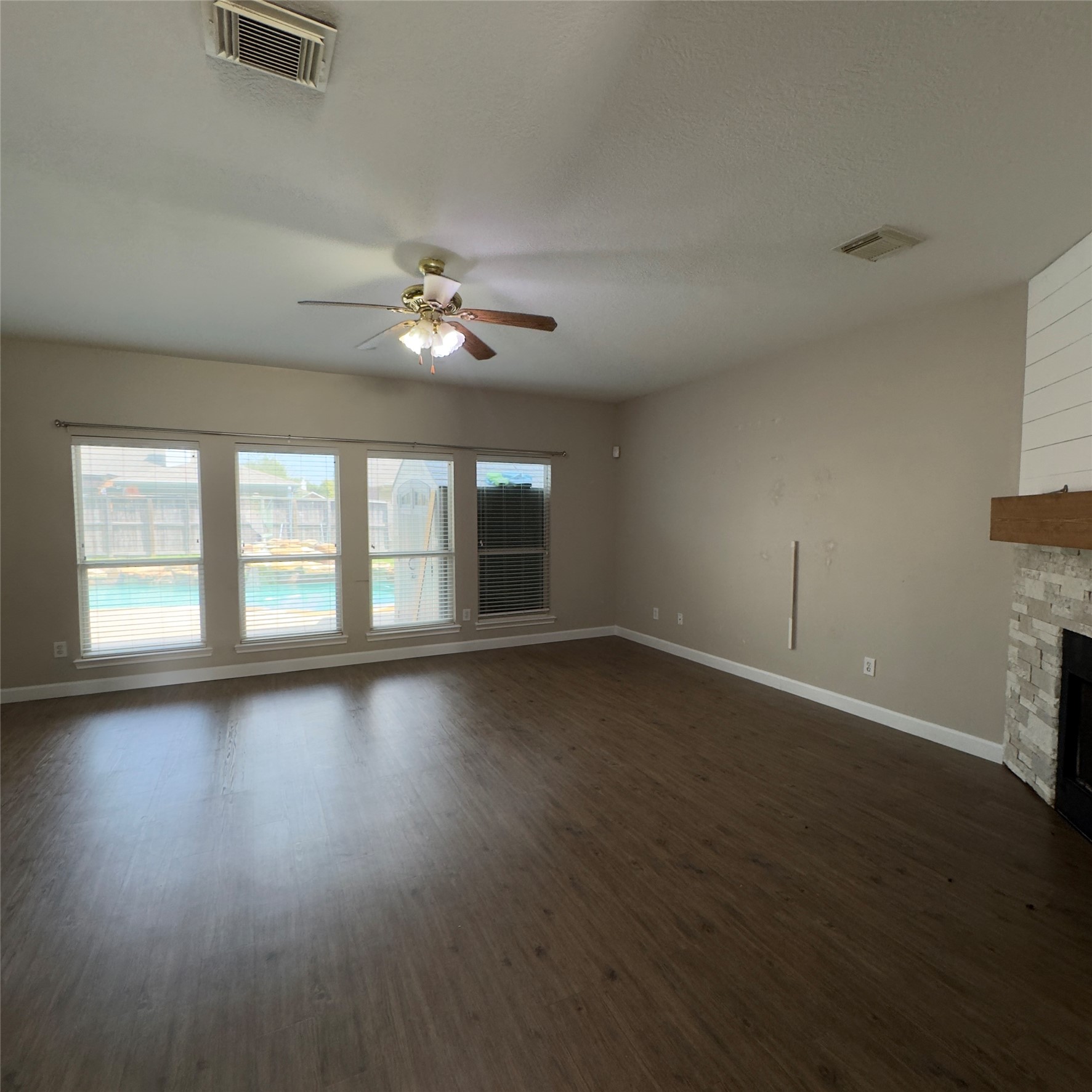 2417 Seguine Drive Property Photo 5
