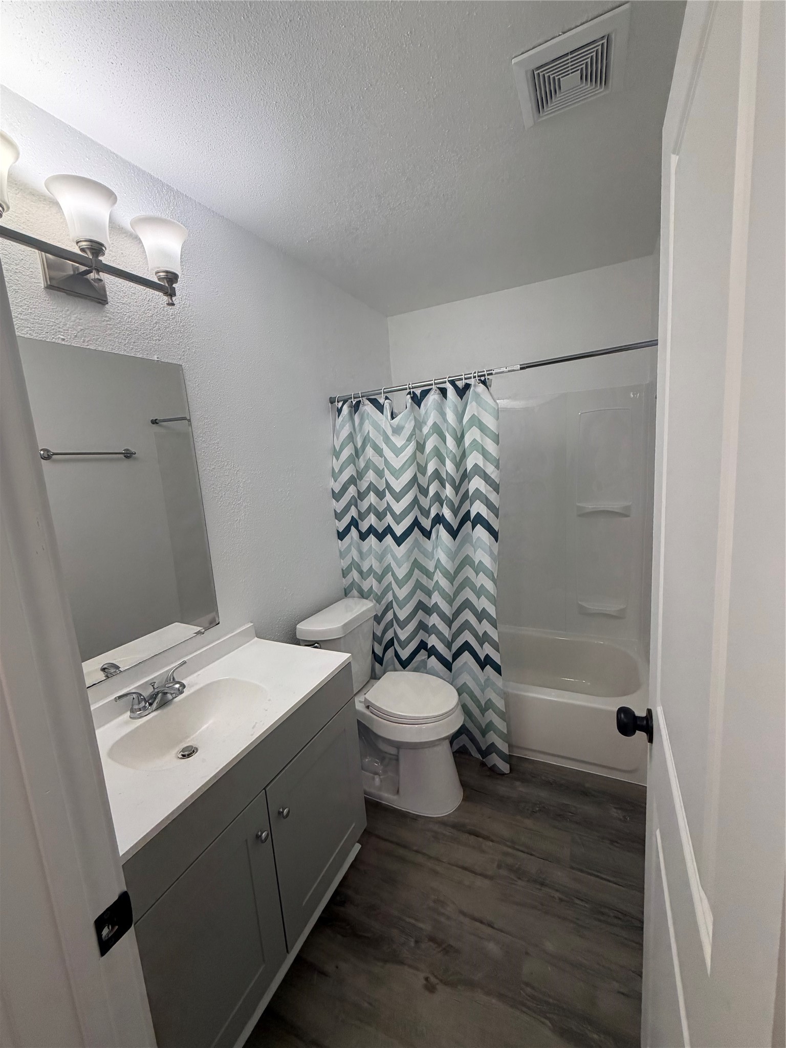 8034 Antoine Drive 231 Property Photo 5