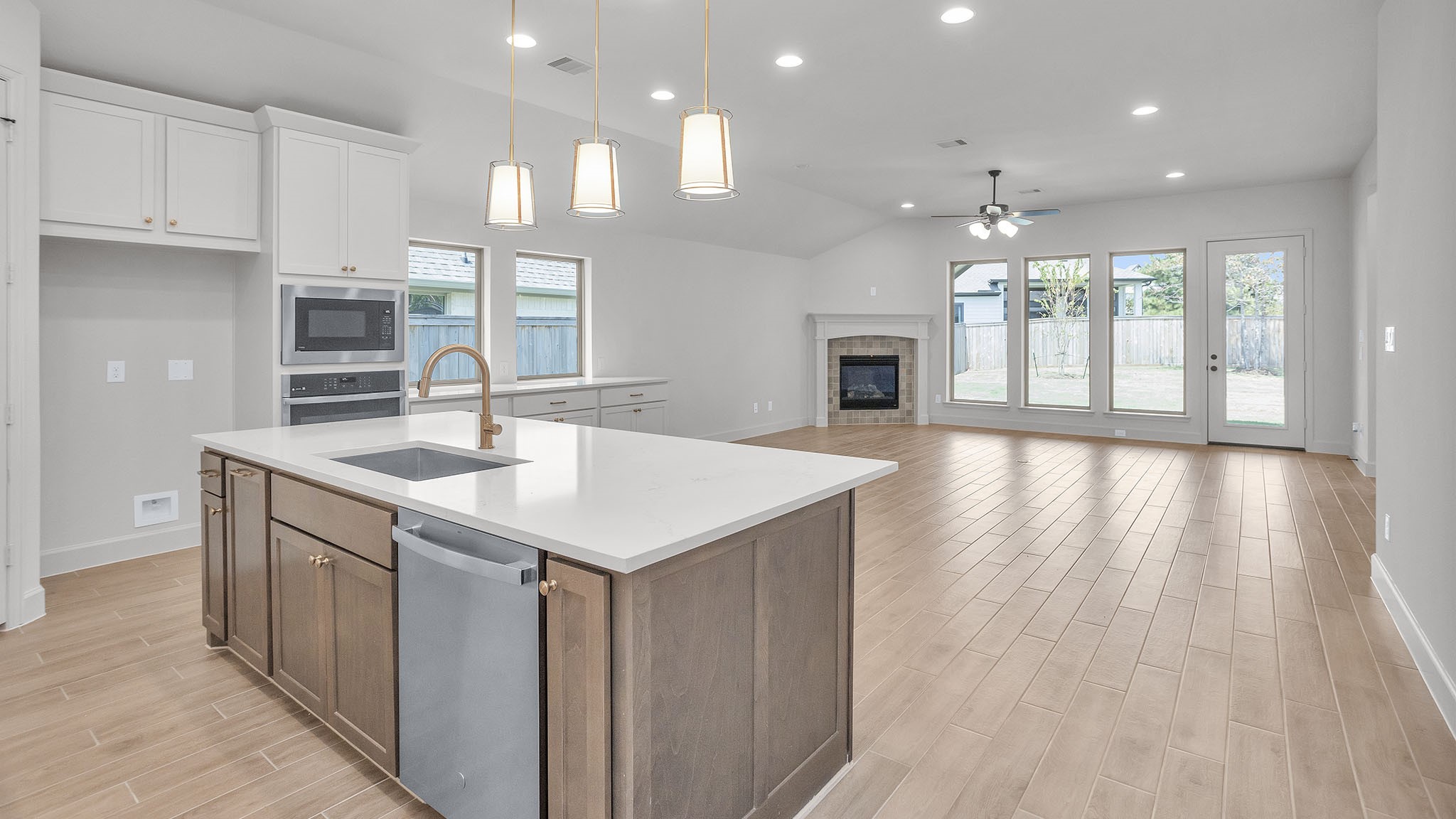 26516 Pioneer Pointe Court Property Photo 6