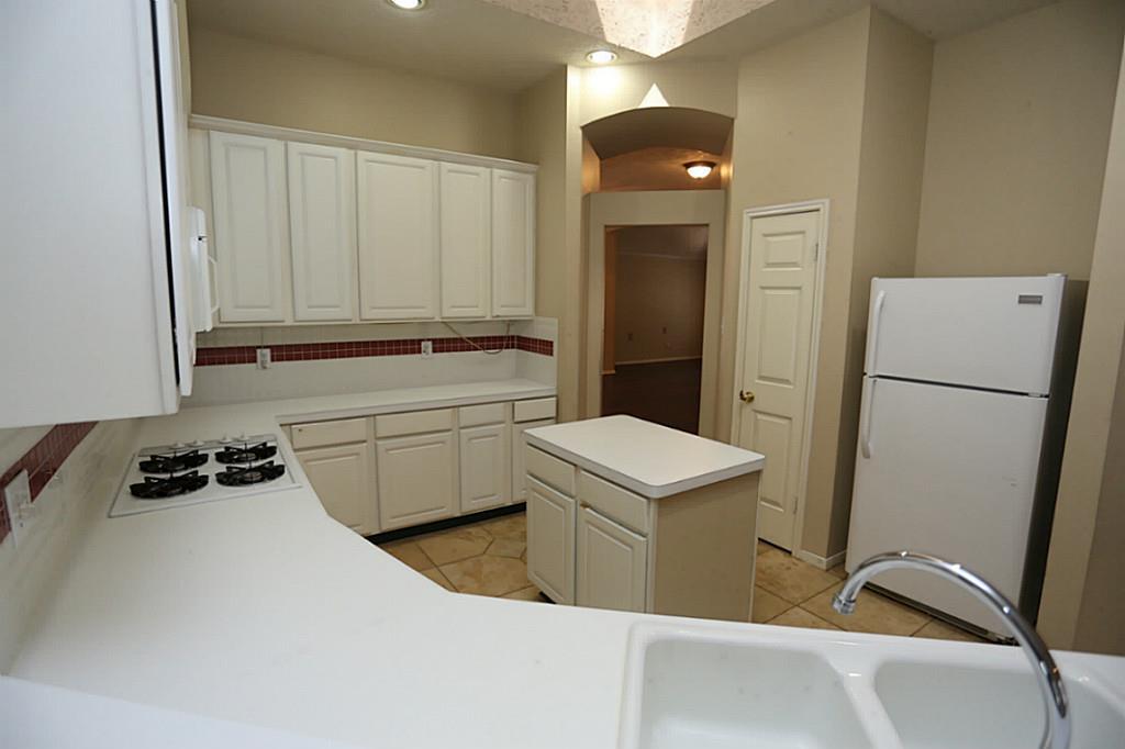 1718 Calmar Drive Property Photo 7