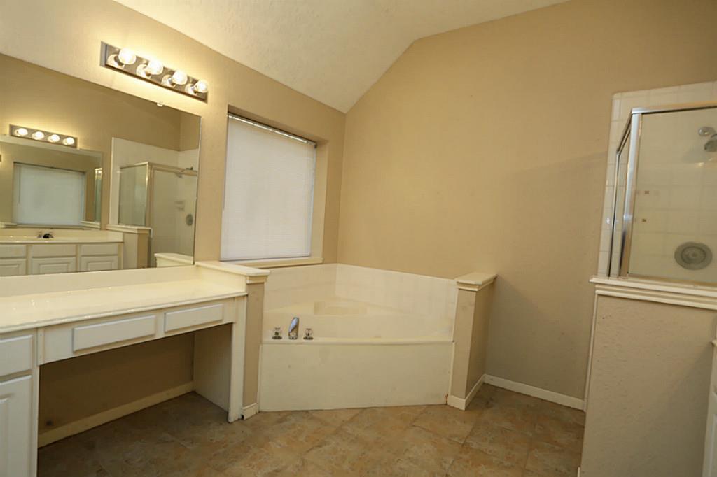 1718 Calmar Drive Property Photo 13
