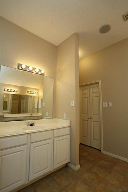 1718 Calmar Drive Property Photo 14
