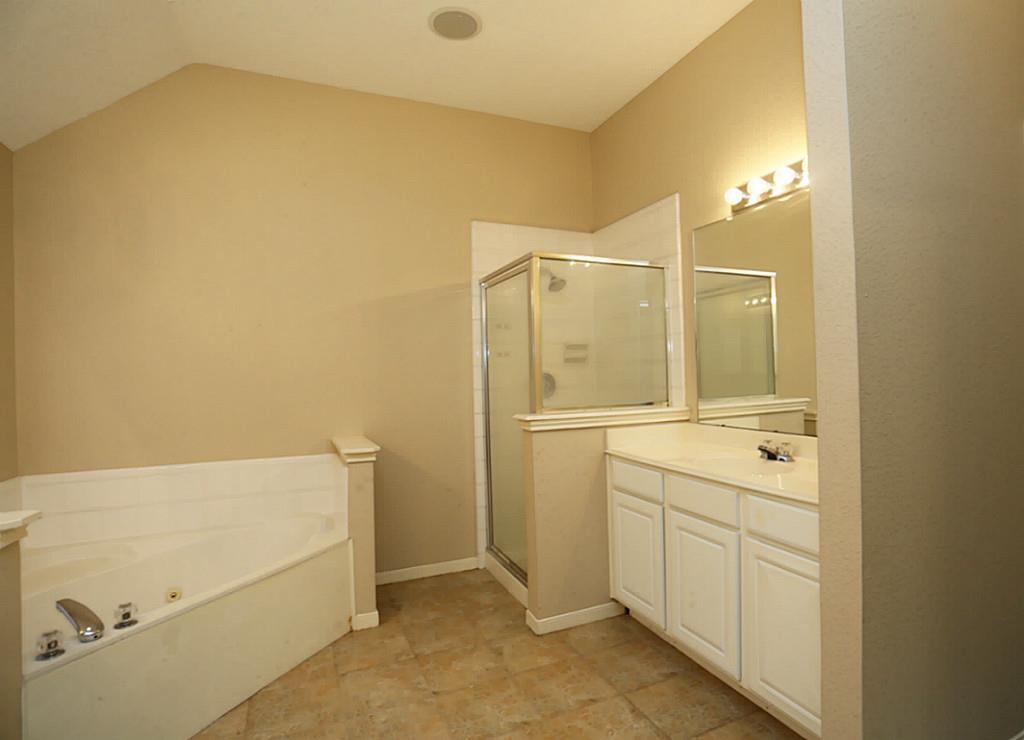 1718 Calmar Drive Property Photo 16