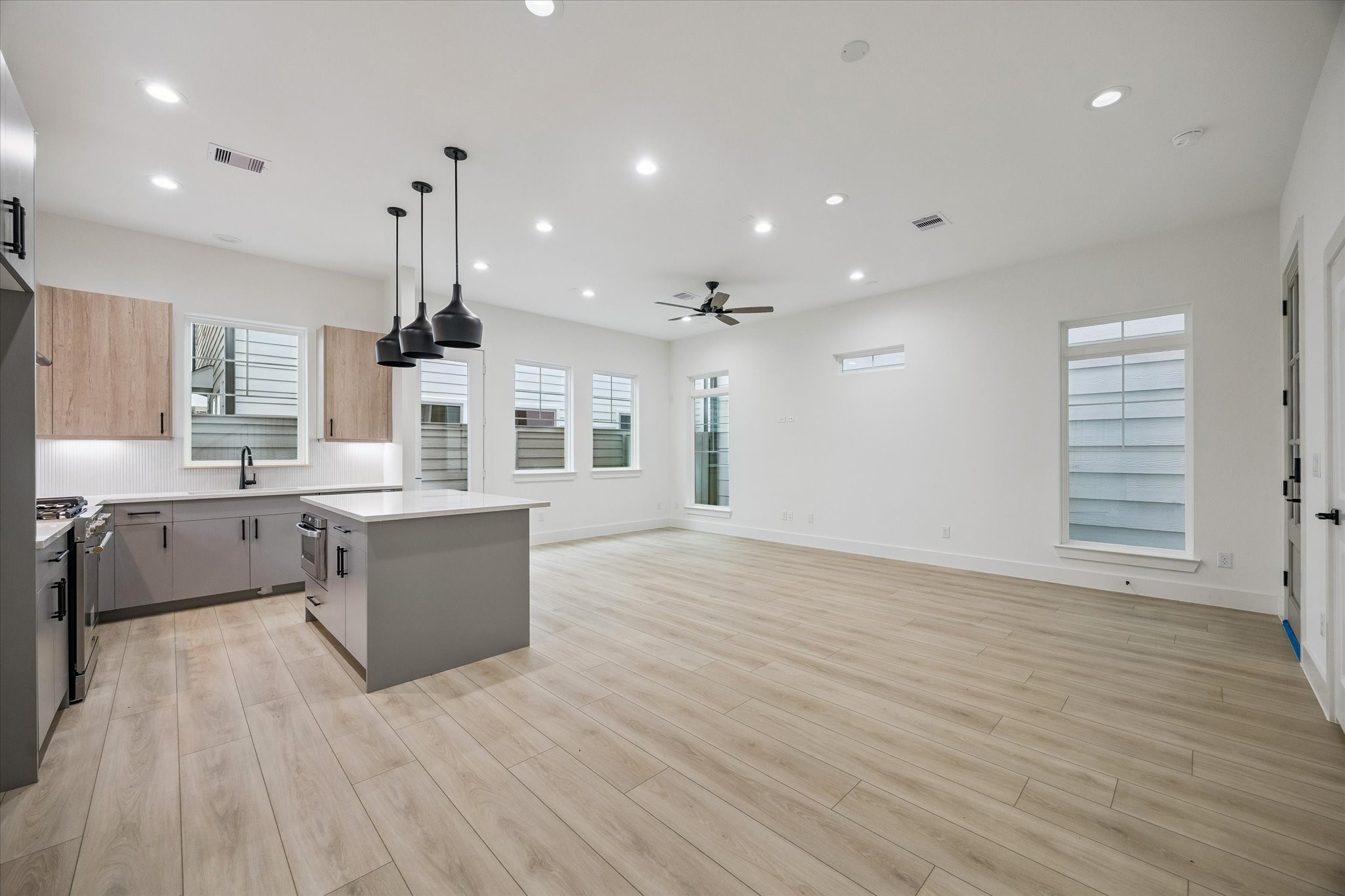 740 Curtin Street Property Photo 6