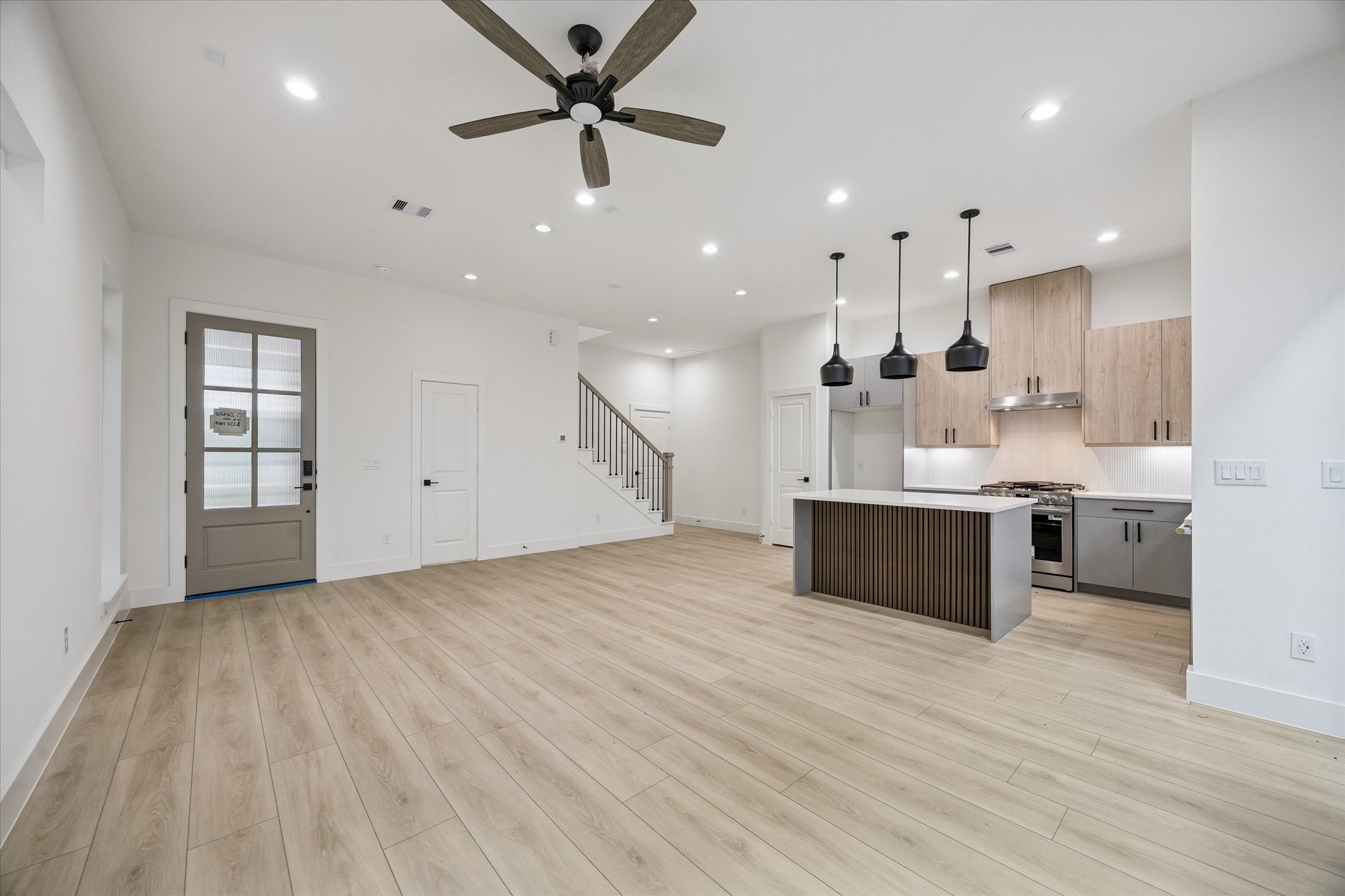 740 Curtin Street Property Photo 8