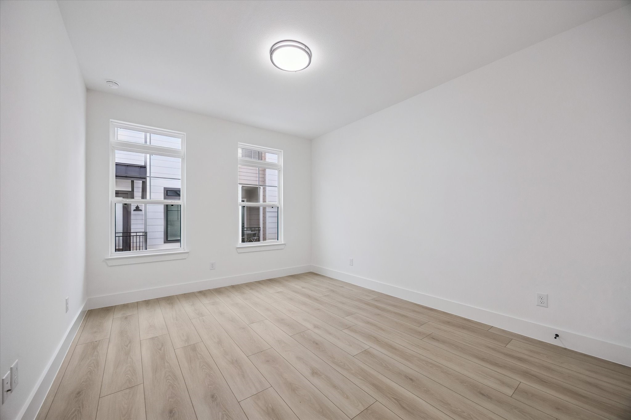 740 Curtin Street Property Photo 16