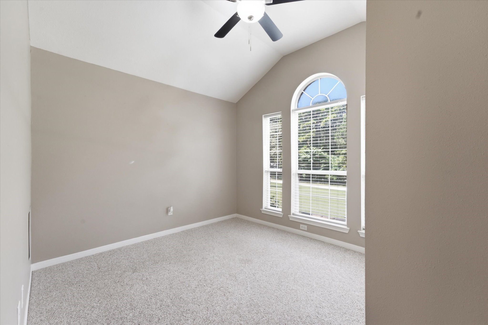 13 Westwood Drive Property Photo 27