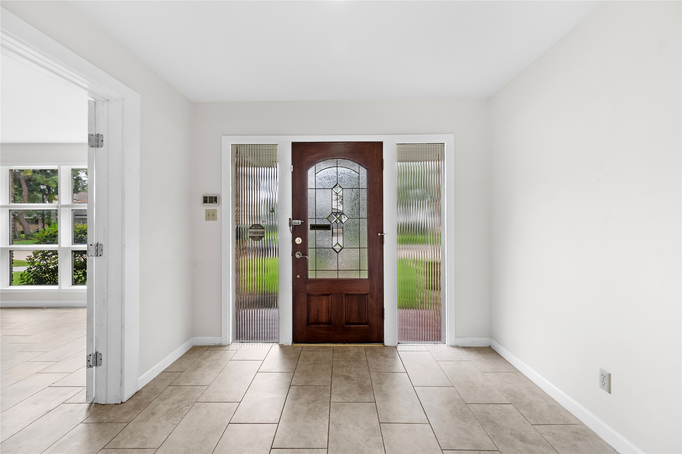 4135 Levonshire Drive Property Photo 3
