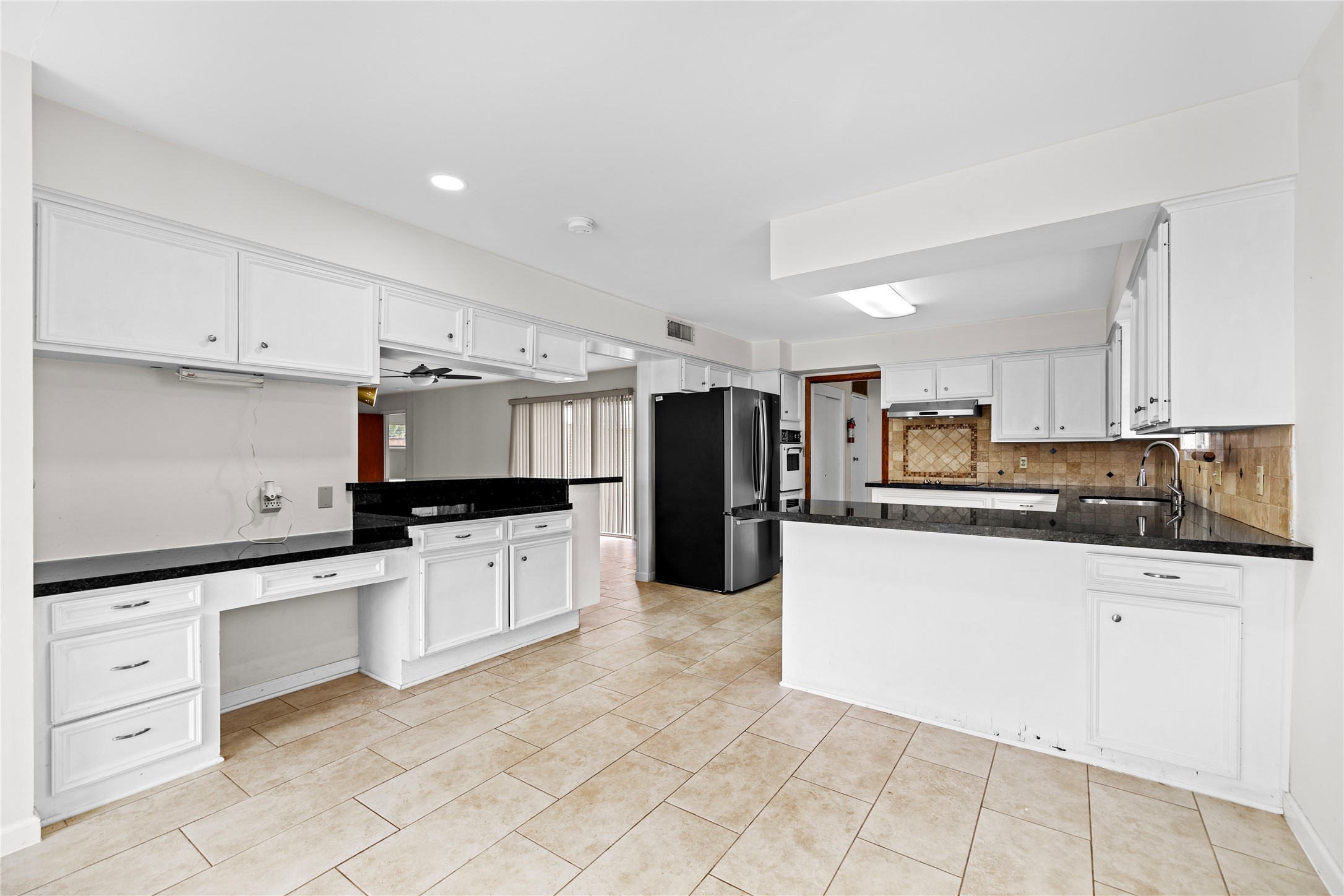 4135 Levonshire Drive Property Photo 10
