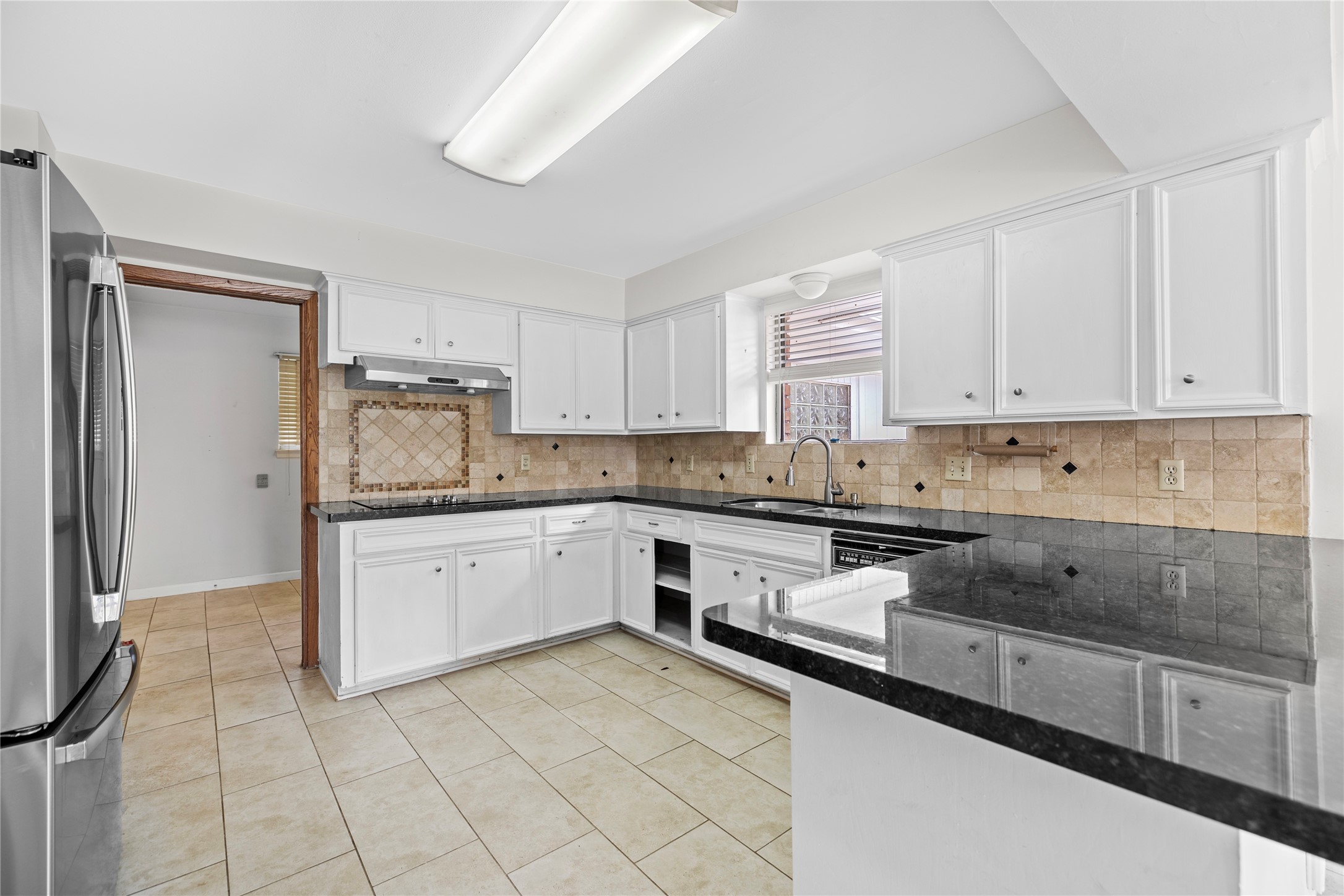 4135 Levonshire Drive Property Photo 12
