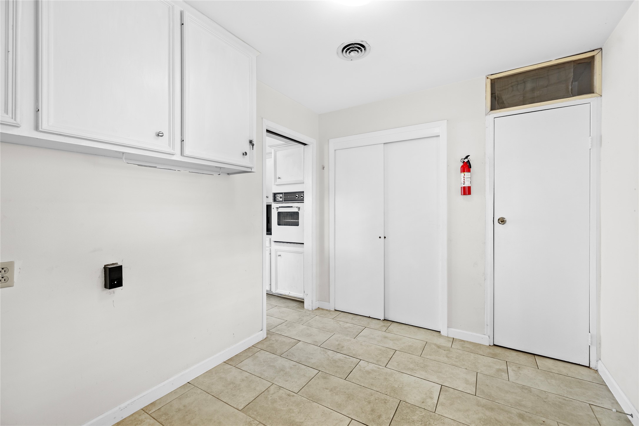 4135 Levonshire Drive Property Photo 13
