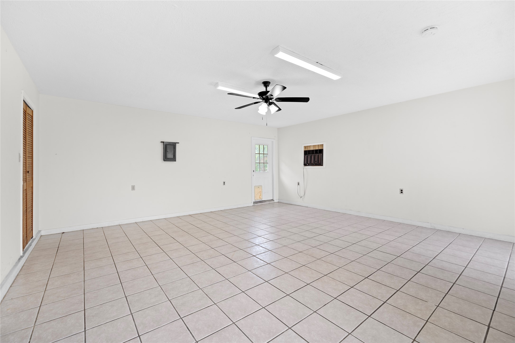 4135 Levonshire Drive Property Photo 14