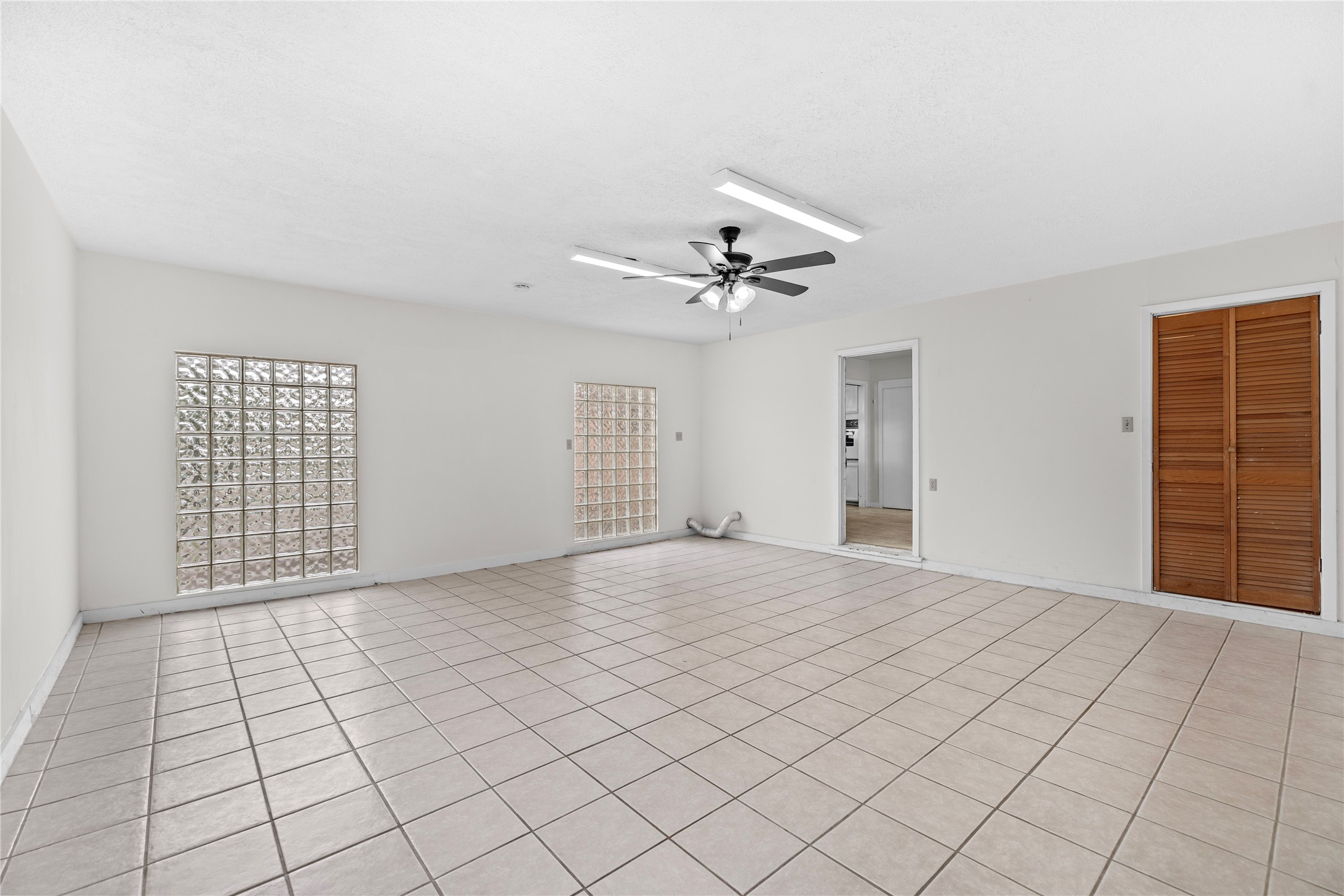 4135 Levonshire Drive Property Photo 15