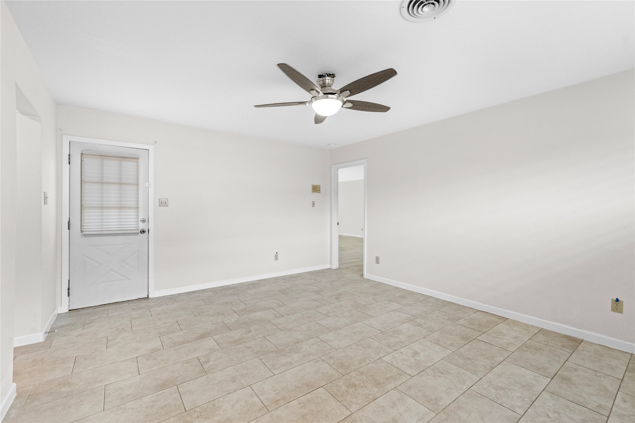 4135 Levonshire Drive Property Photo 18