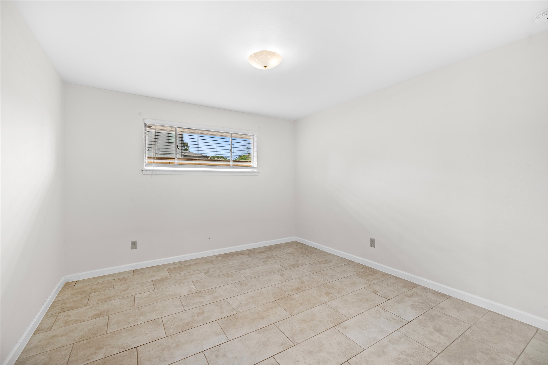 4135 Levonshire Drive Property Photo 20