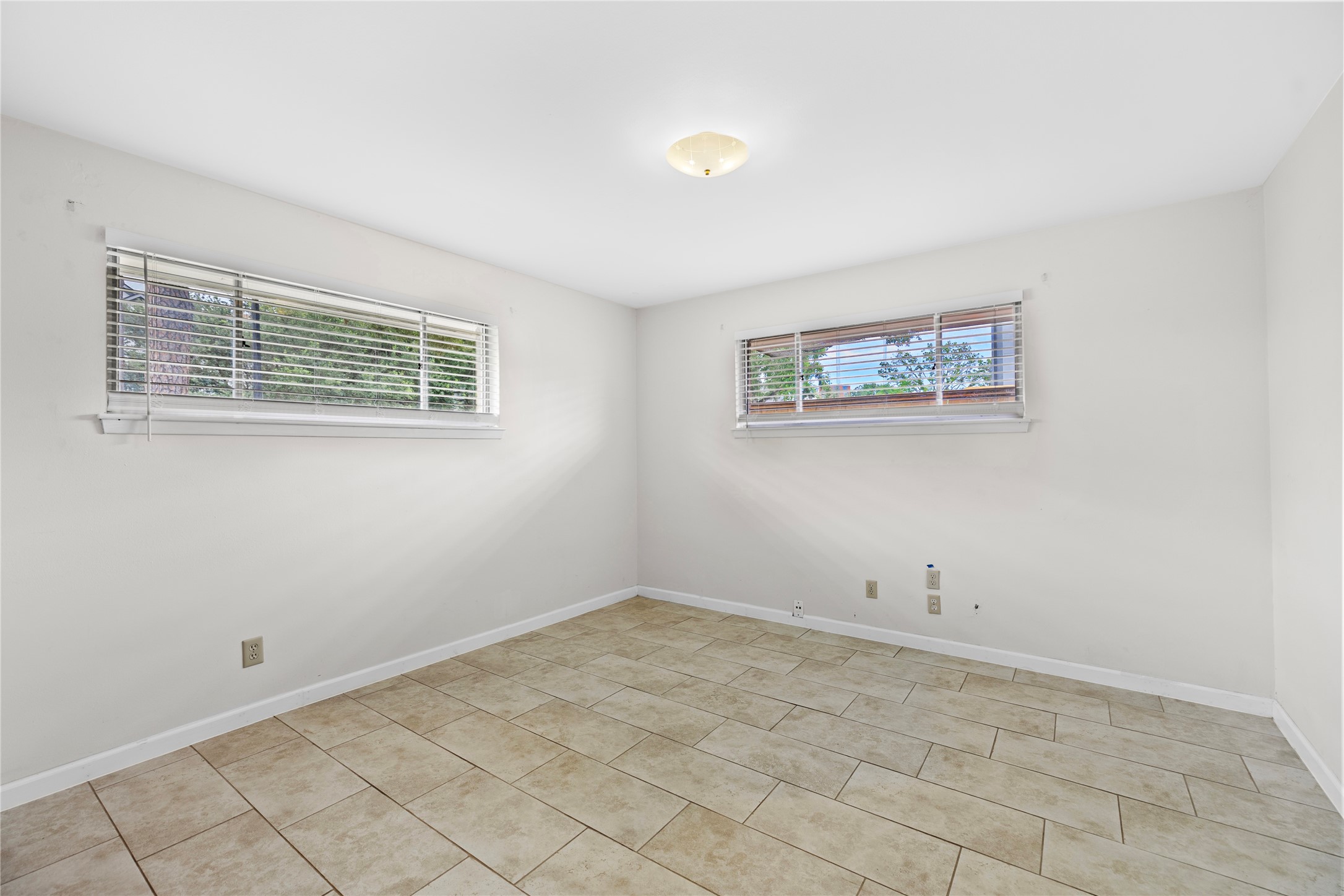 4135 Levonshire Drive Property Photo 22