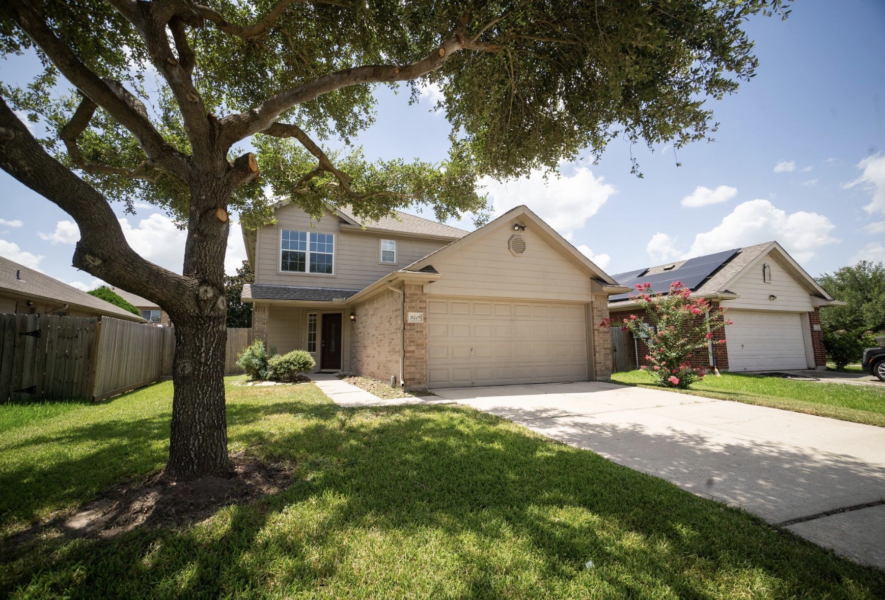 9519 Deep Valley Drive Property Photo 1