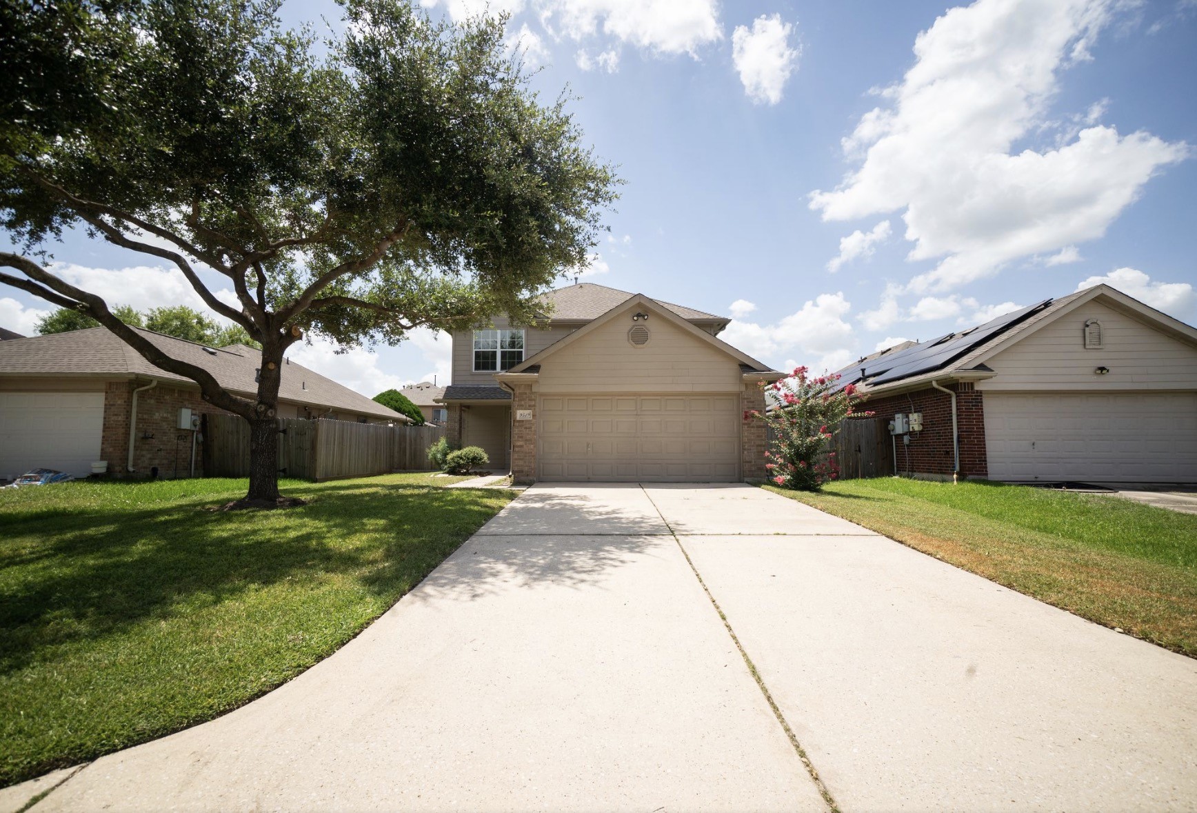 9519 Deep Valley Drive Property Photo 3