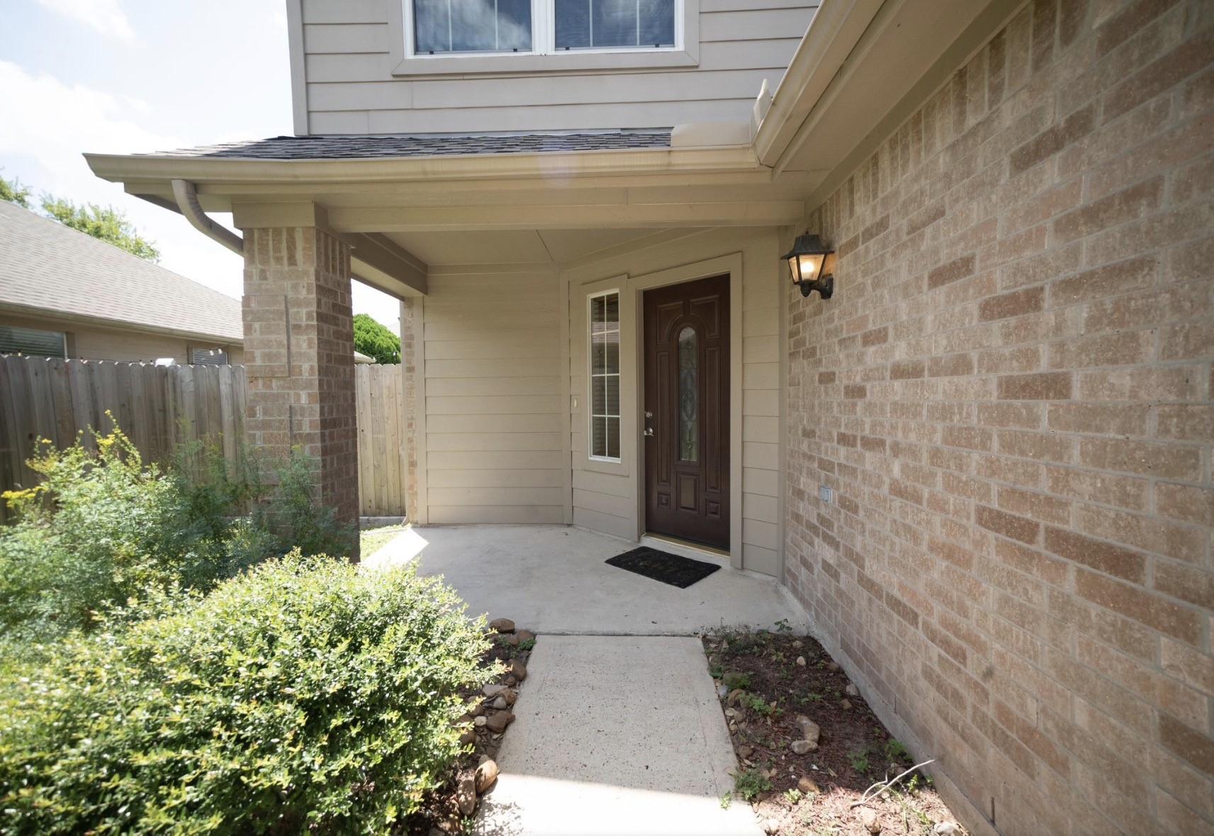 9519 Deep Valley Drive Property Photo 4