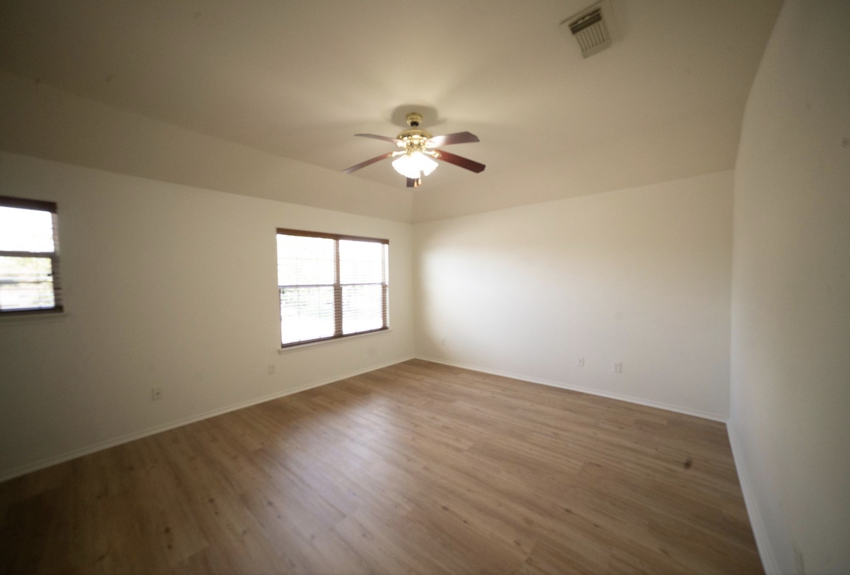 9519 Deep Valley Drive Property Photo 11