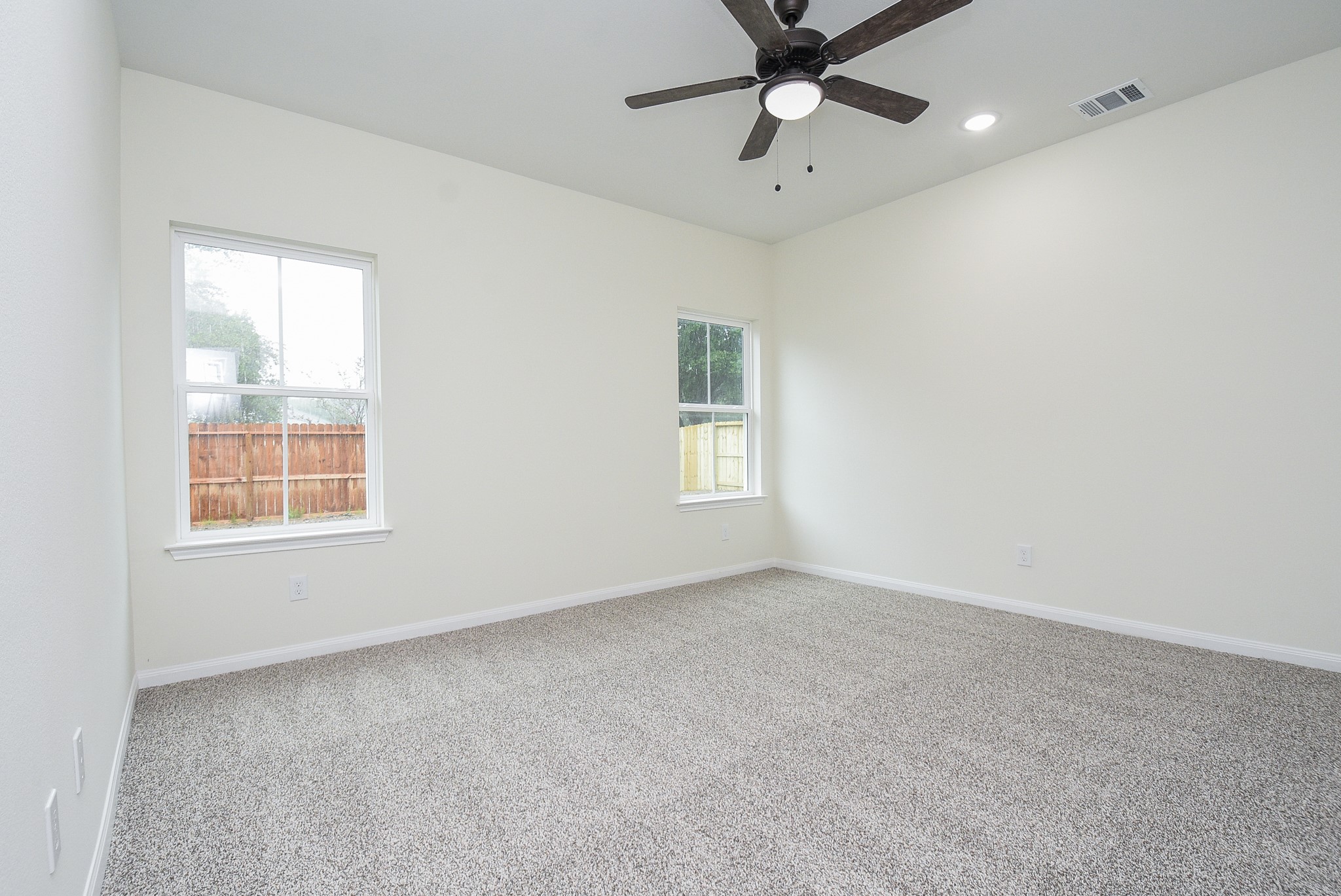 2807 Topiary Lane Property Photo 18
