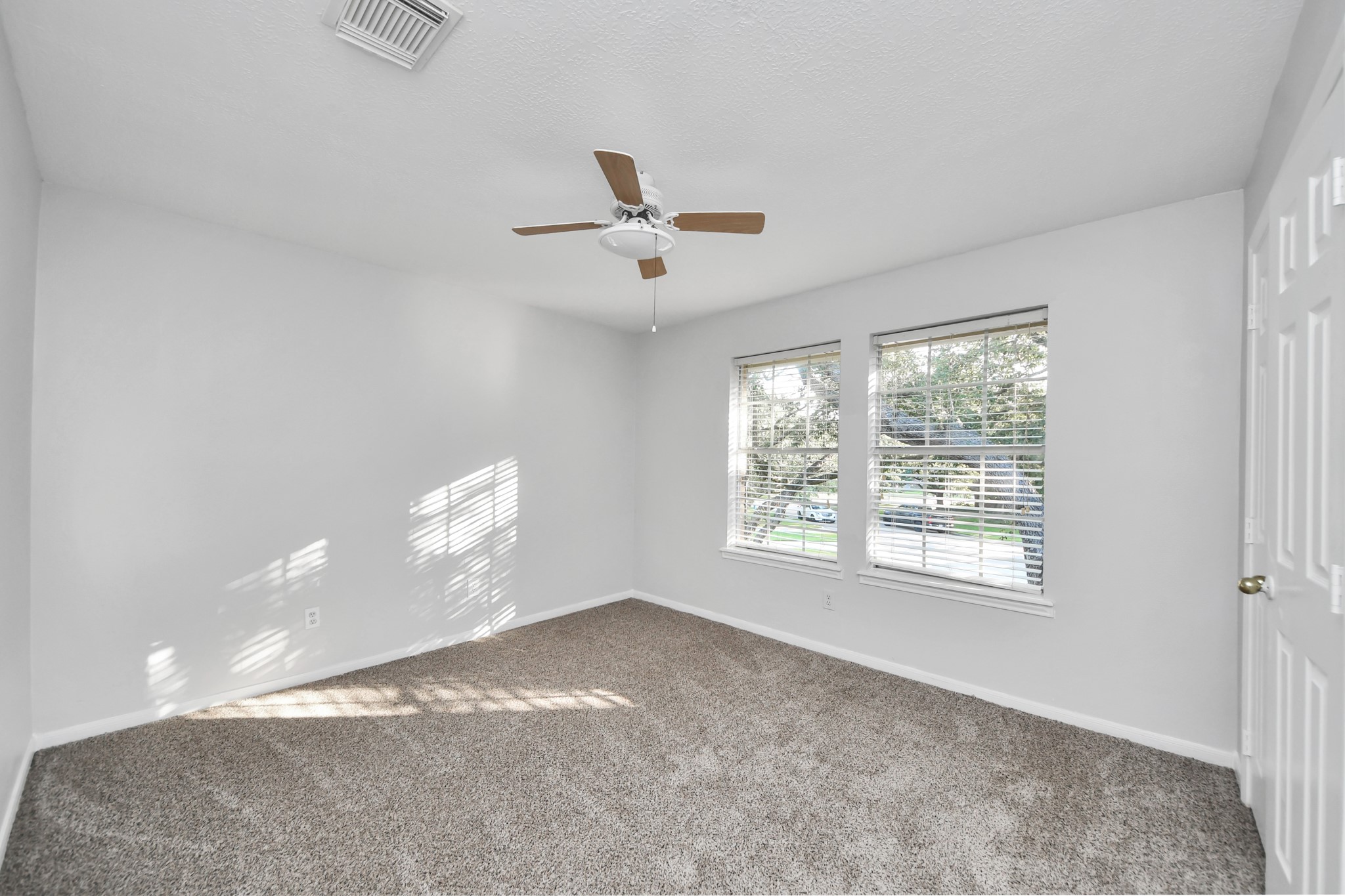 1910 Aspley Court Property Photo 40