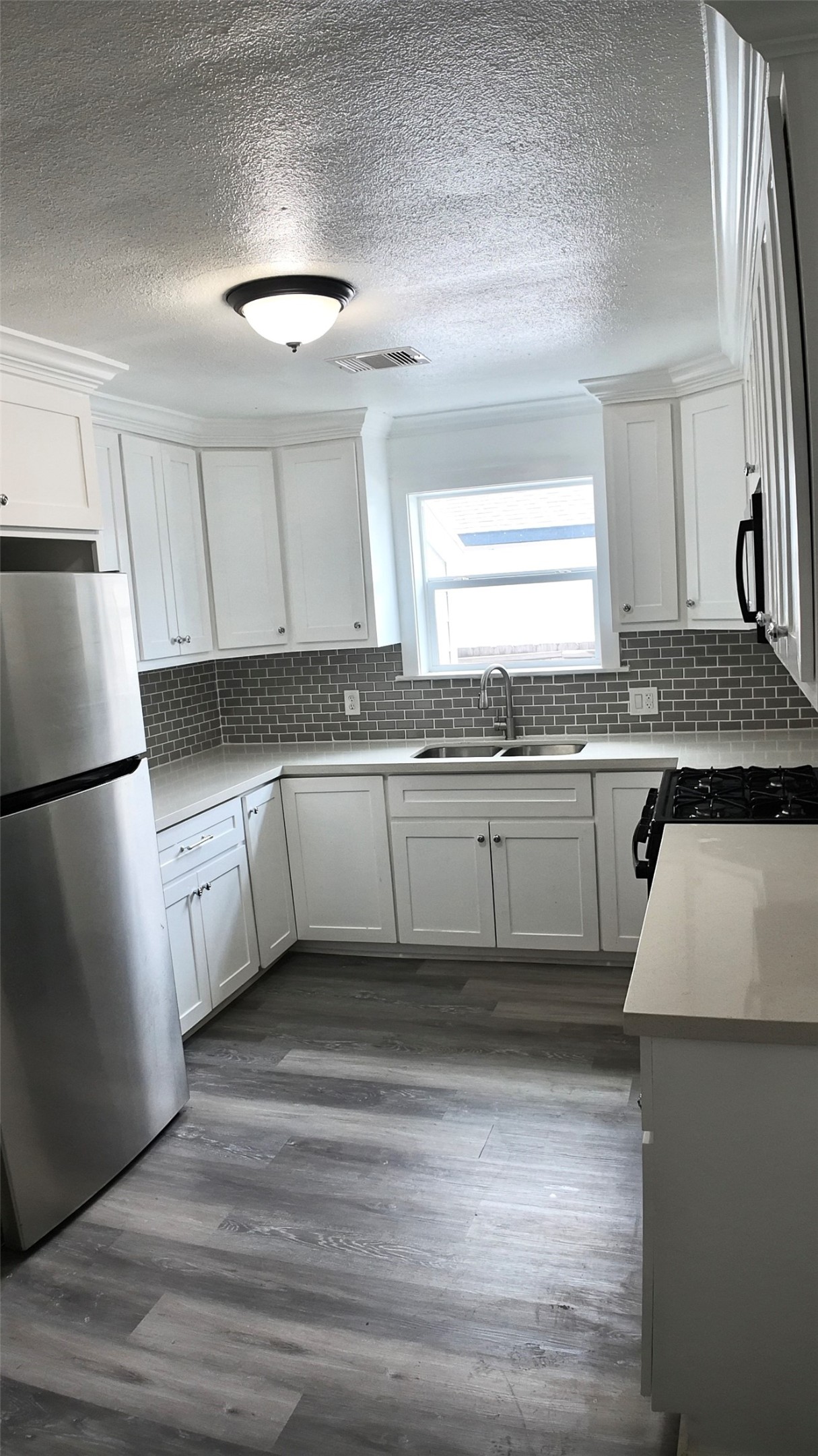 3618 Mainer Street Property Photo 12