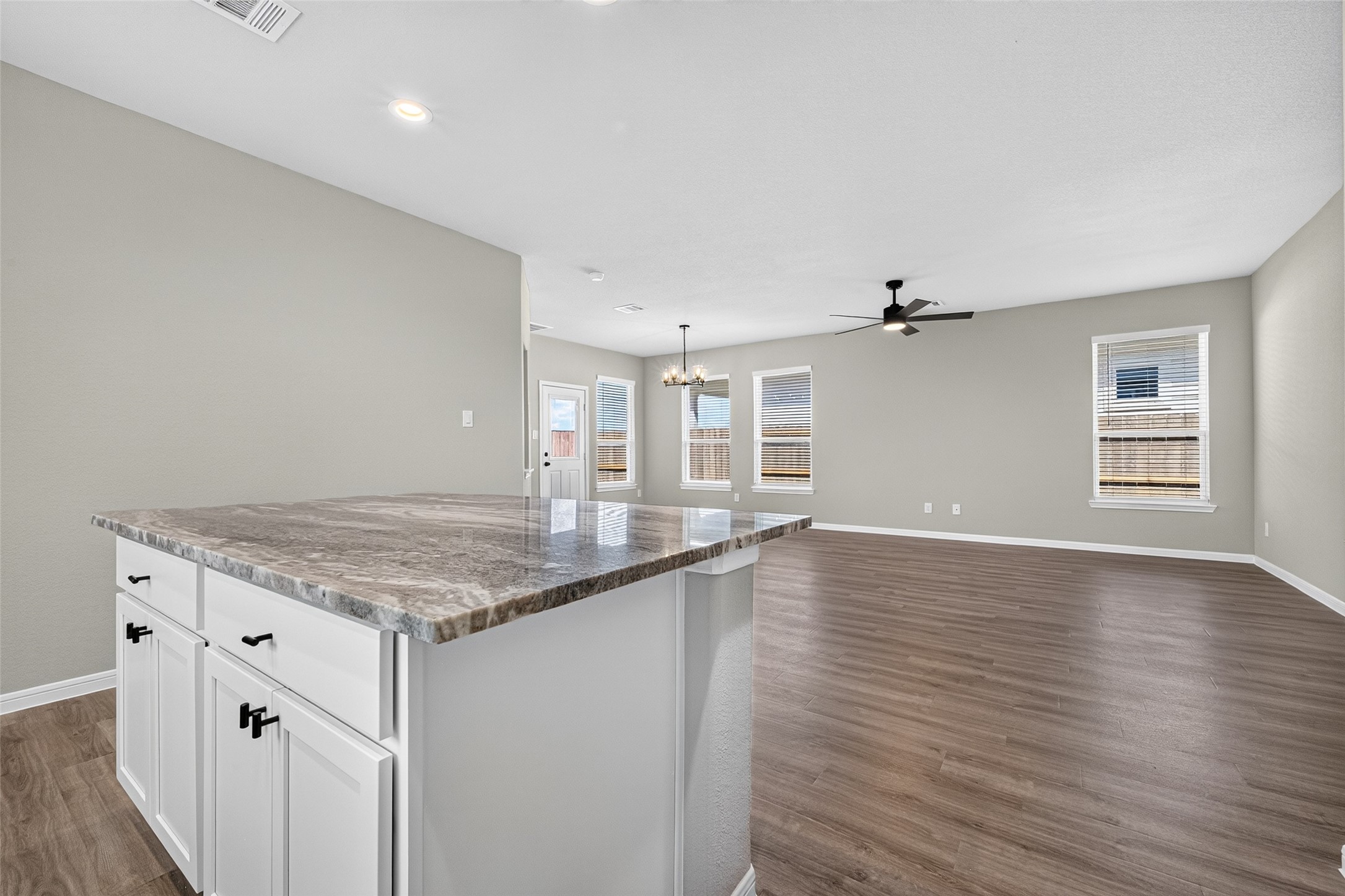 369 Stone Placa Trail Property Photo 15