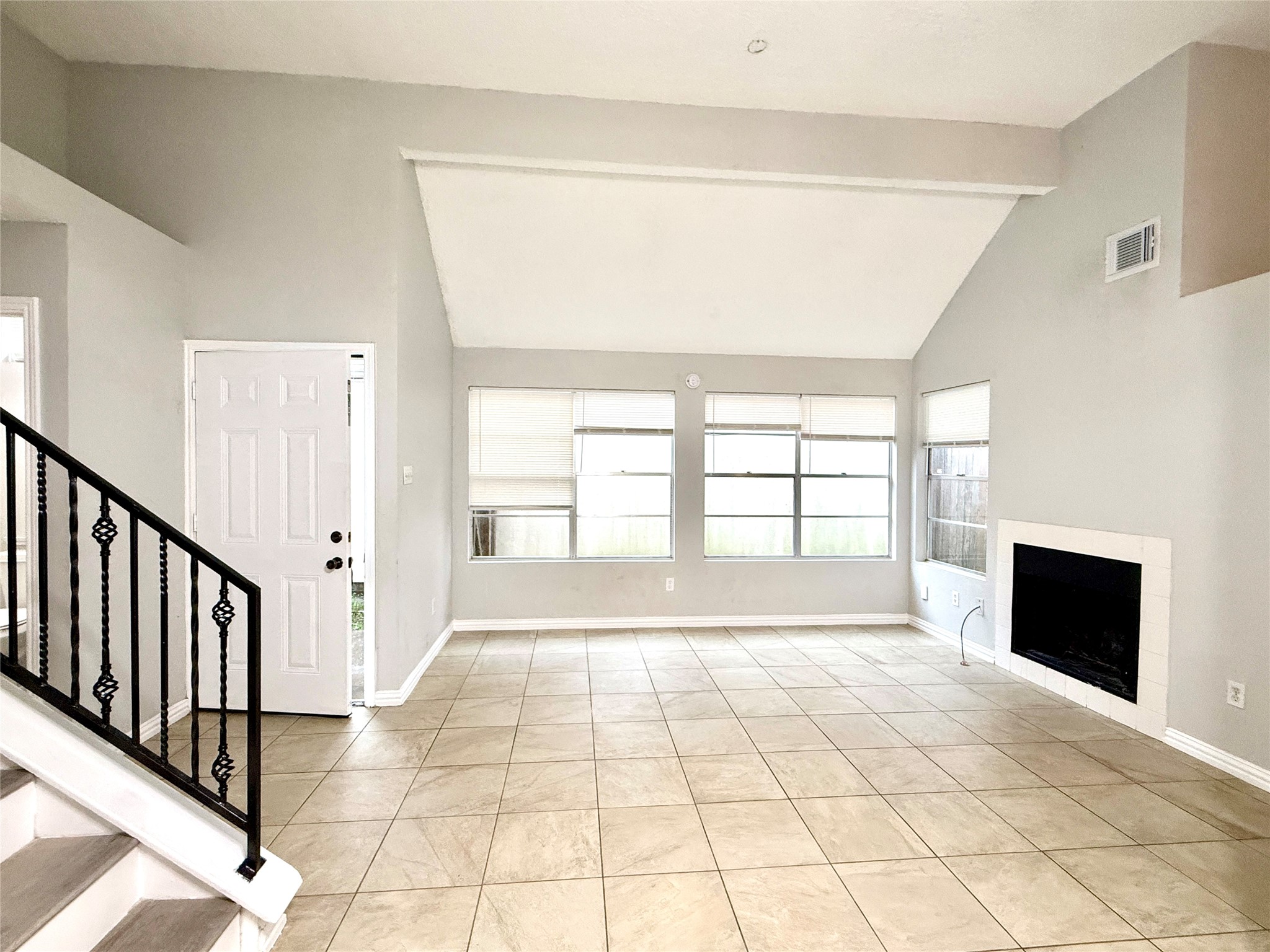 18586 N Lyford Drive Property Photo 1