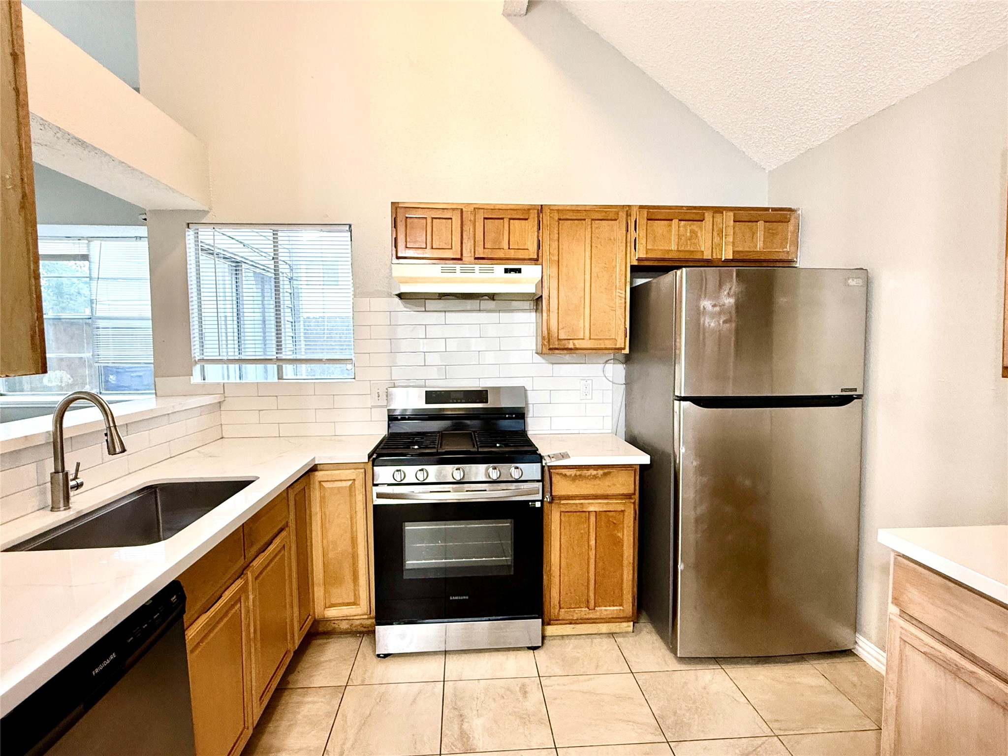 18586 N Lyford Drive Property Photo 3
