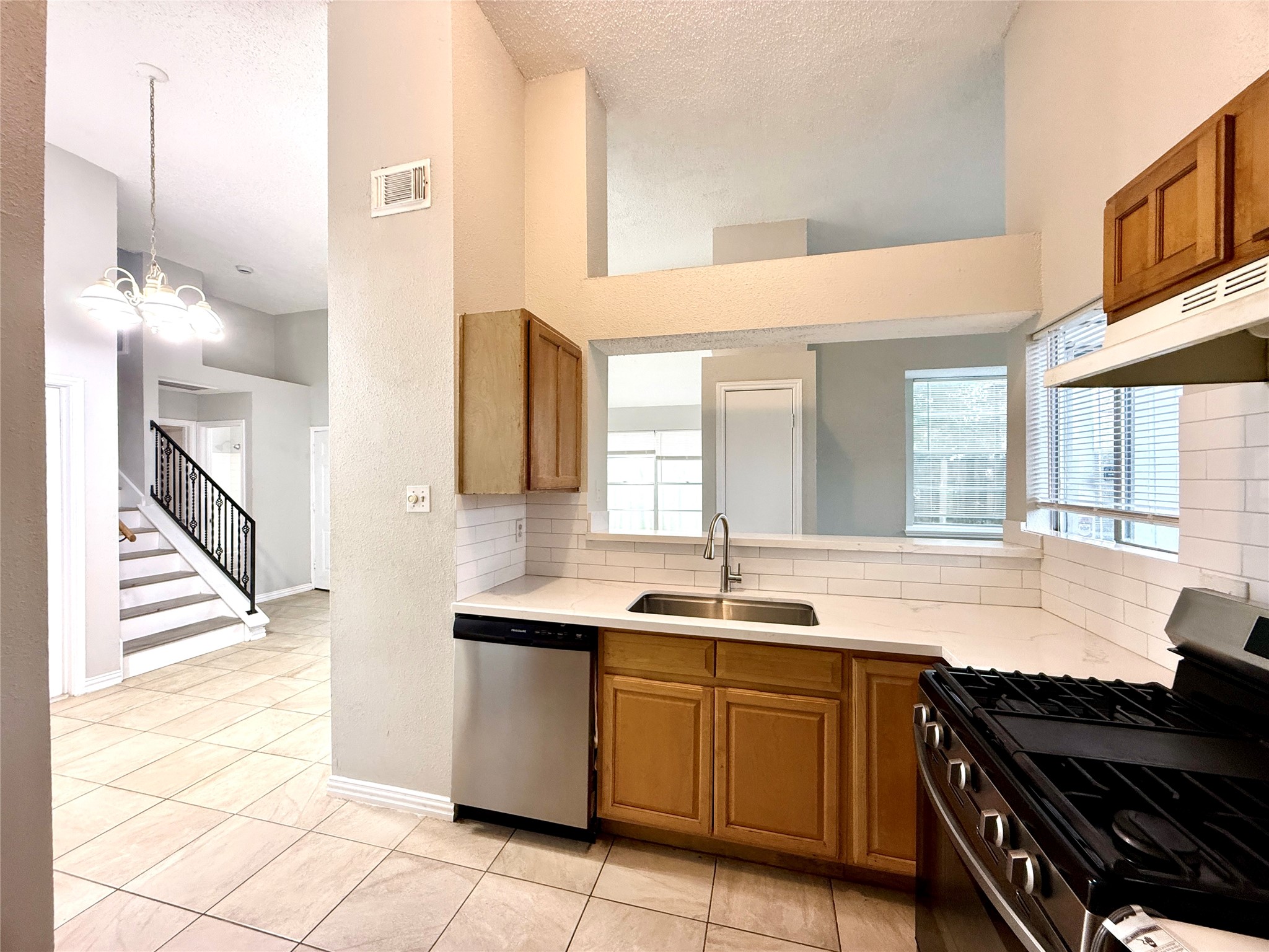 18586 N Lyford Drive Property Photo 6