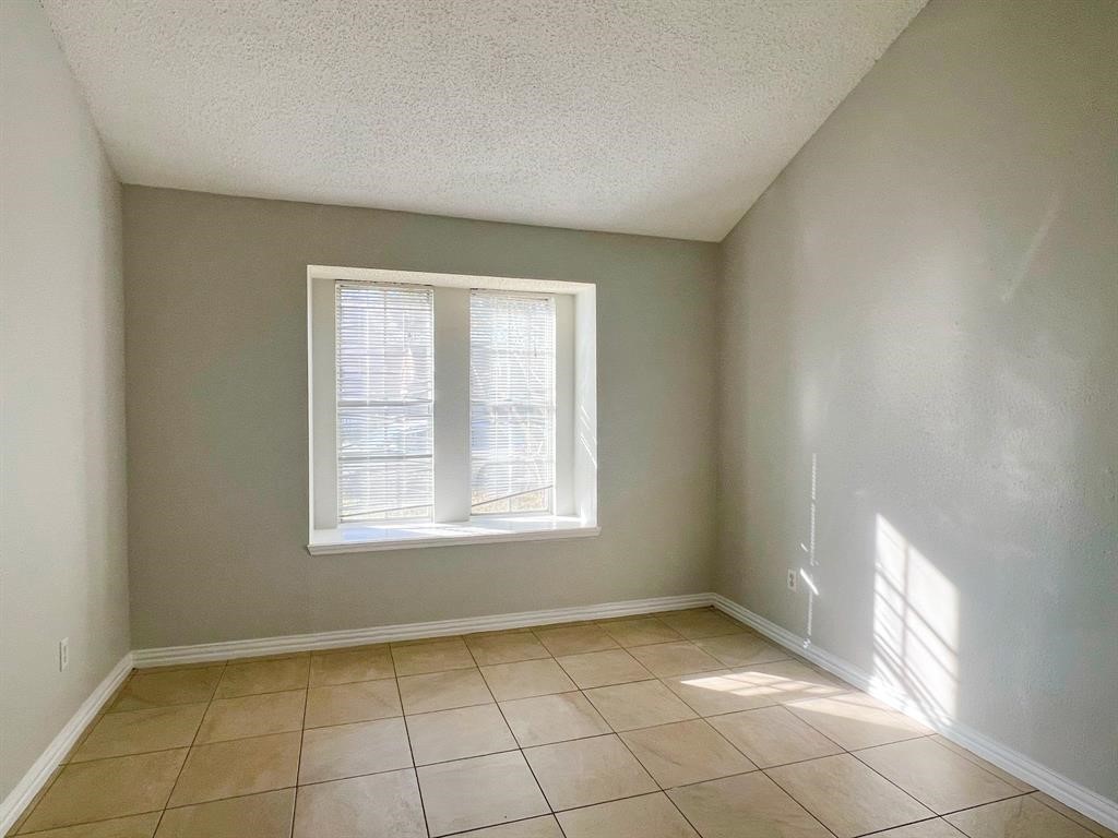 18586 N Lyford Drive Property Photo 8