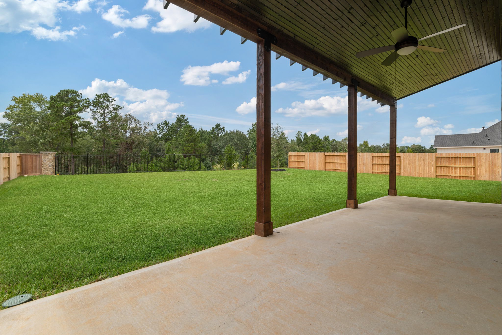 5608 Marigold Mile Drive Property Photo 3